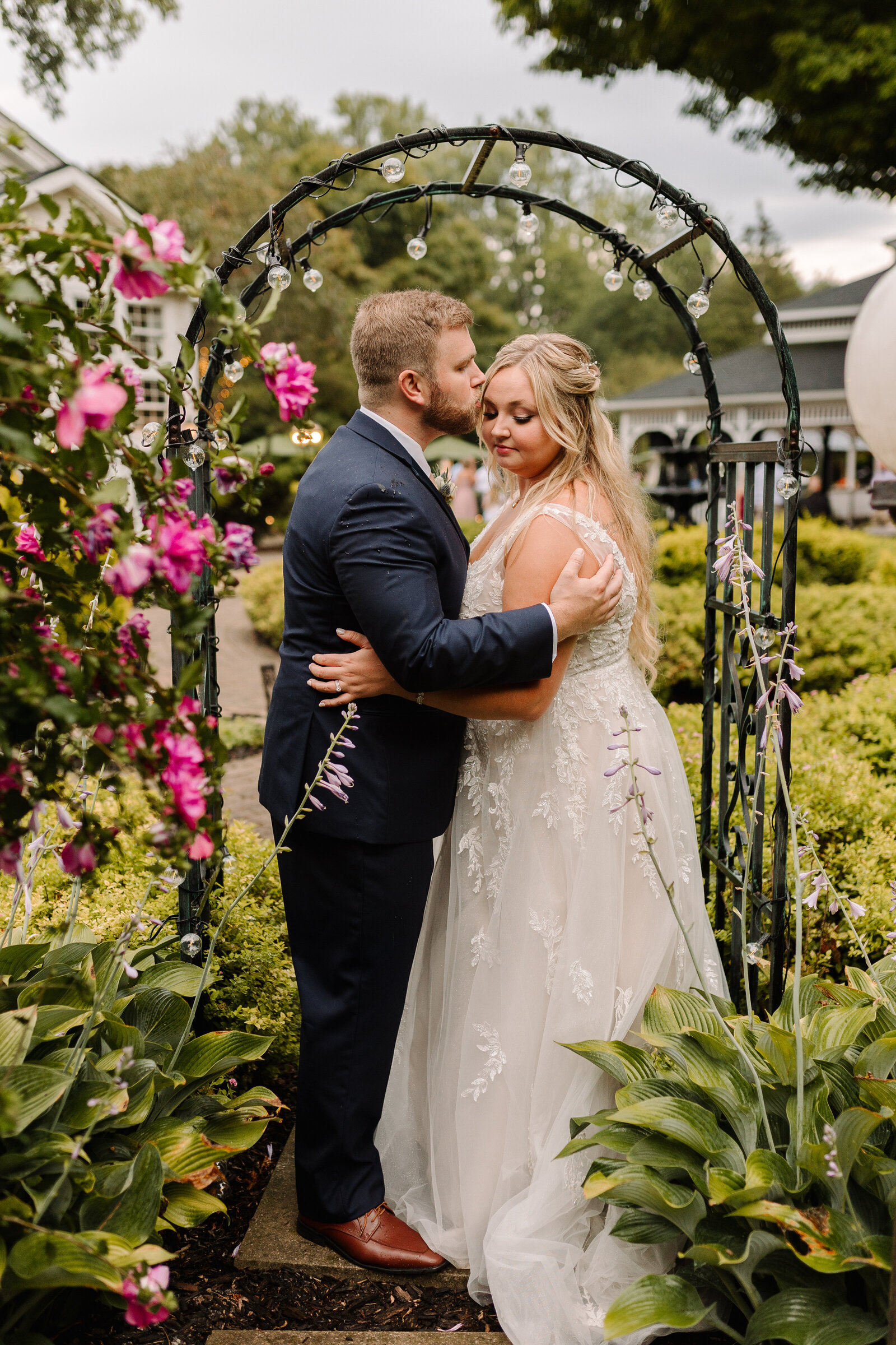 Jordan-Nolan-Ann-Arbor-Saline-Wellers-Carriage-House-Wedding-Preview-80