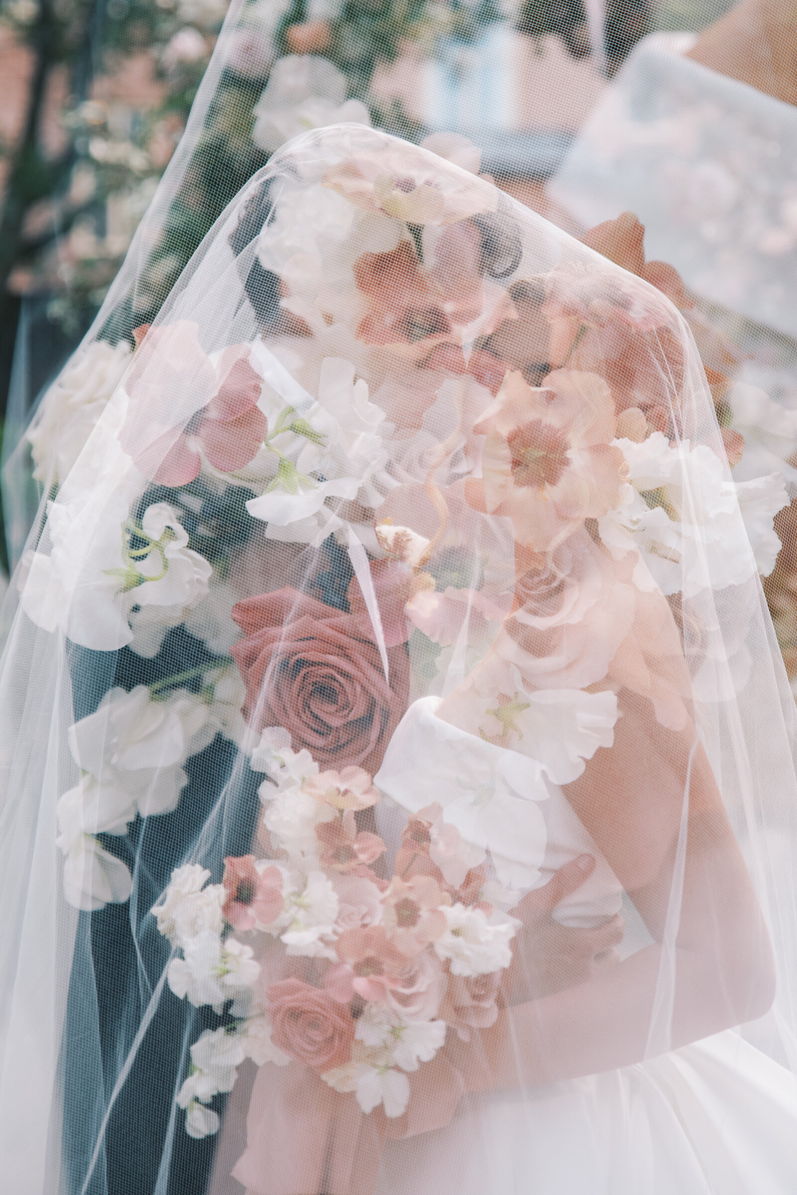 cassie-nichole-photography-columbus-ohio-wedding-photography-atelier-gathering-kingwood-center-gardens-editorial-previews-76