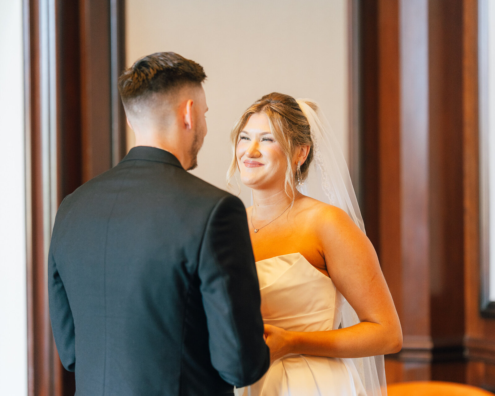 Corby Intercontinental Hotel Kansas City Wedding Plaza-82