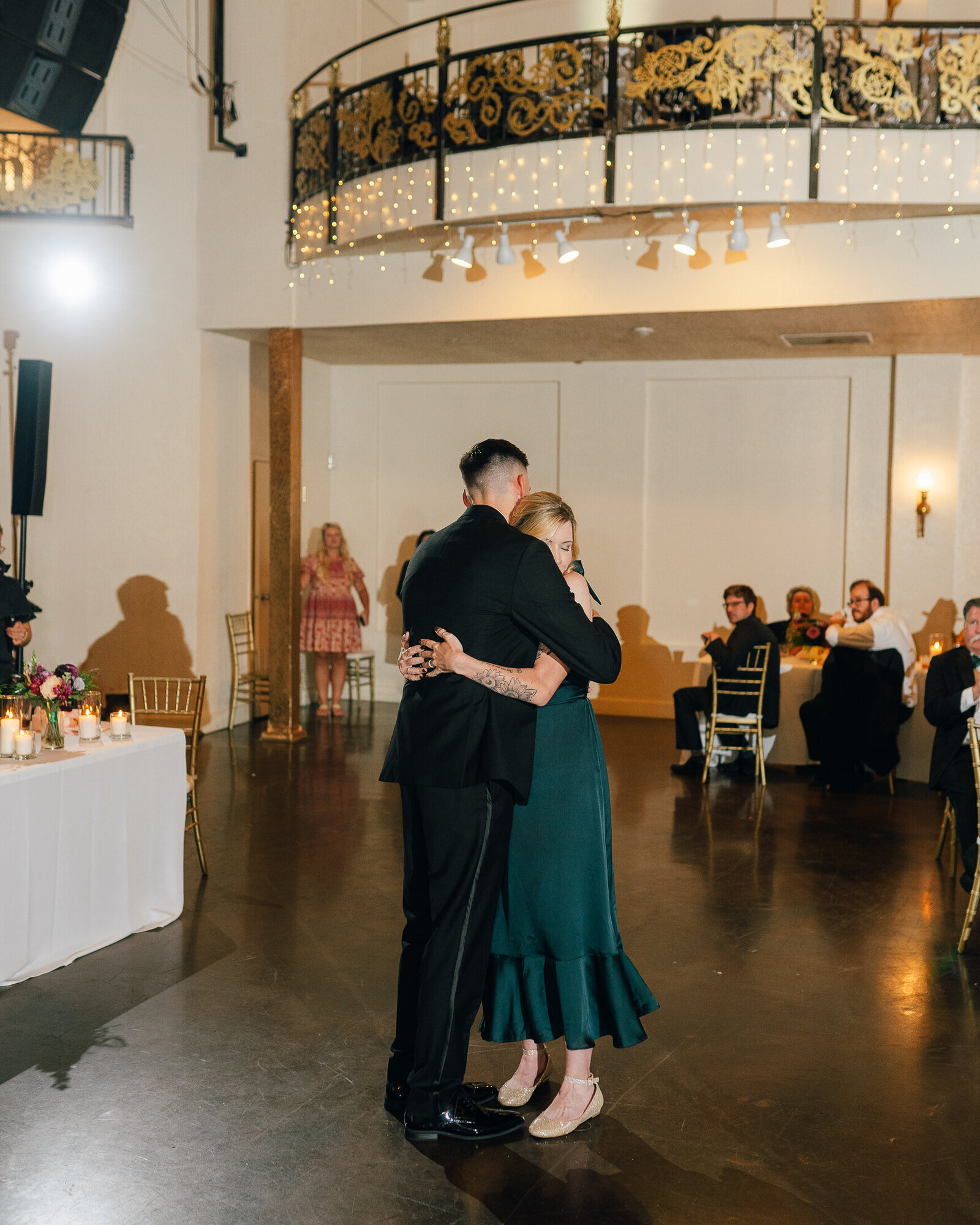 Corby Intercontinental Hotel Kansas City Wedding Plaza-259