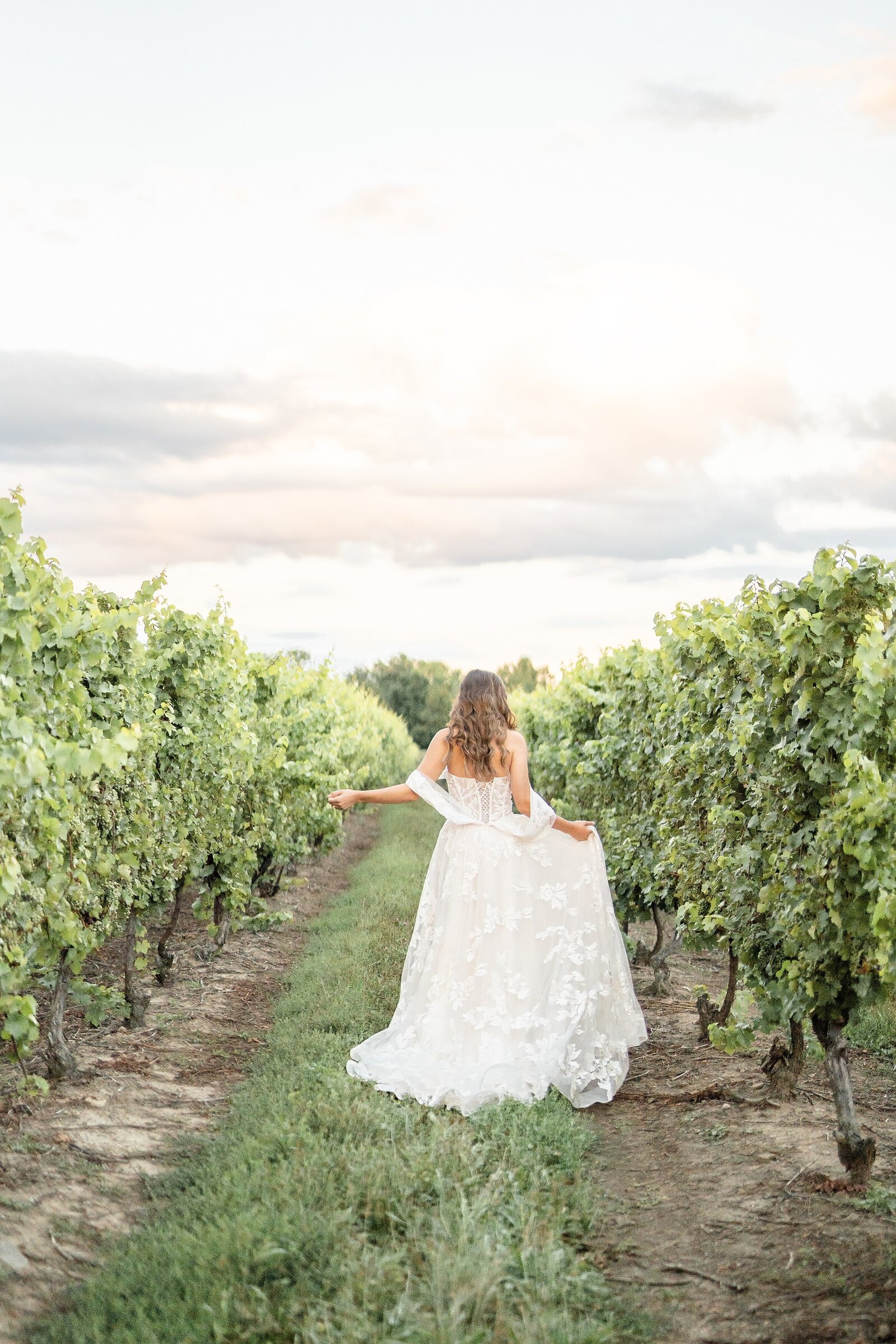 Kurtz Orchard Amalfi Coast Inspired Wedding | Dylan & Sandra Photography -22