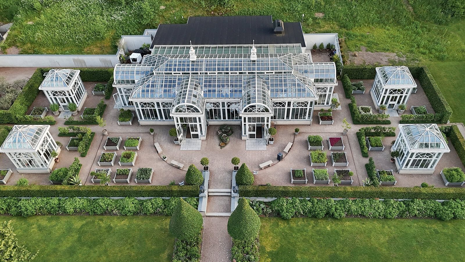 Destination Wedding Photographer in Stockholm Anna Lundgren Wedding at Victoriahuset at Norrvikens Trädgårdar in Skåne Sweden22