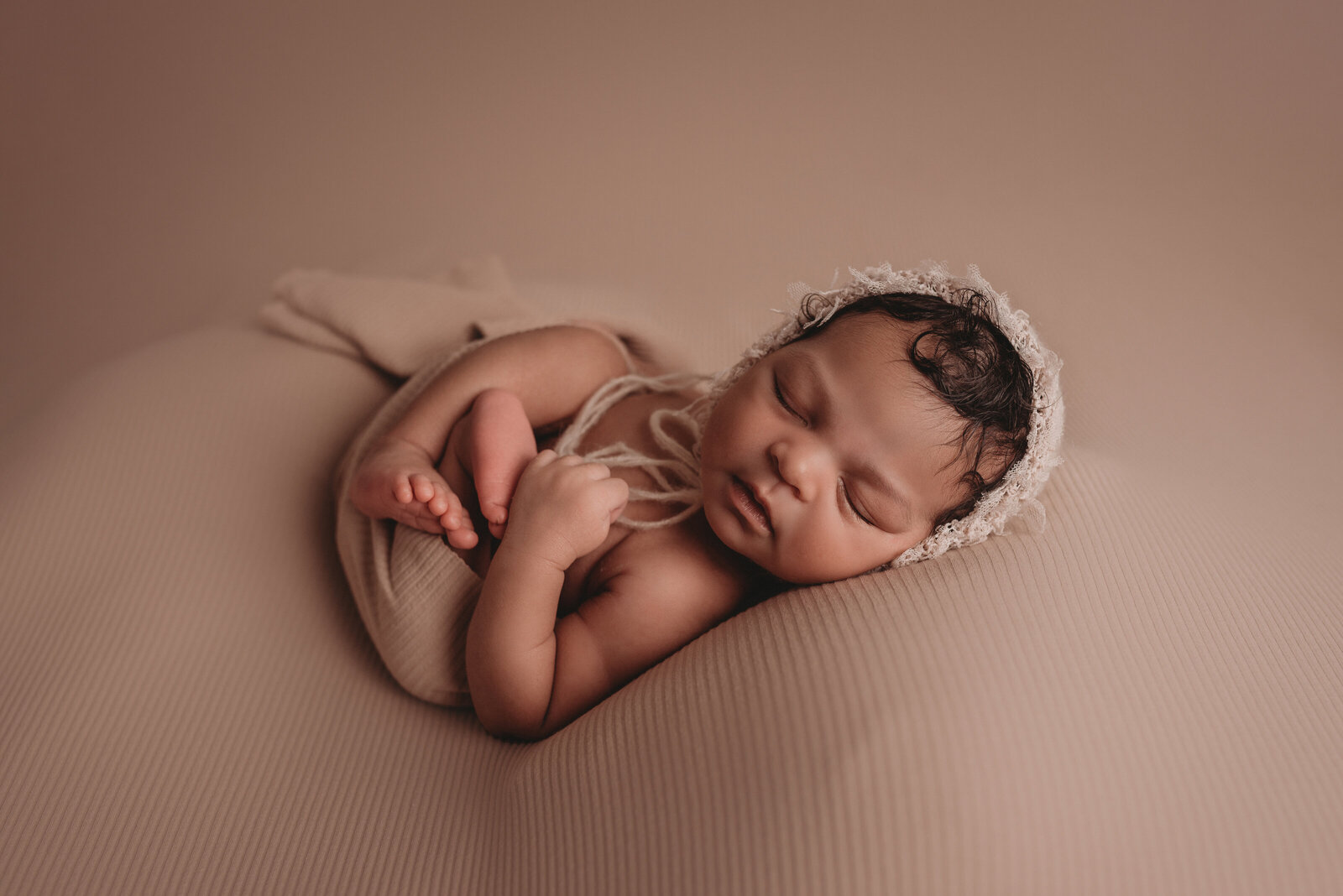 Atlanta, GA maternity and newborn photographer. Atlanta newborn photographer. Marietta GA maternity and newborn photographer