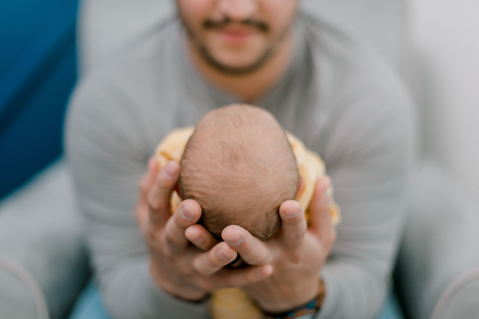 Charlotte-Newborn-Photographer-North-Carolina-Bright-and-Airy-Alyssa-Frost-Photography-In-Home-Family-Session-5