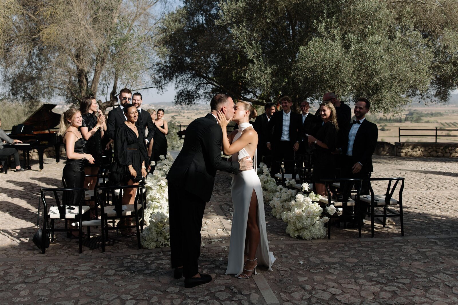 Kathi-David-Wedding-Day-Preview-127