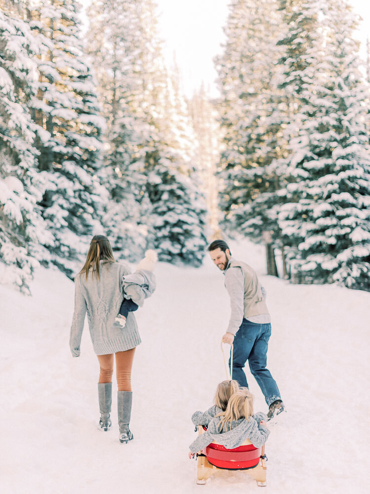 Colorado-Family-Photography-Breckenridge-Mountain-Winter-Family-Photoshoot-Sled16