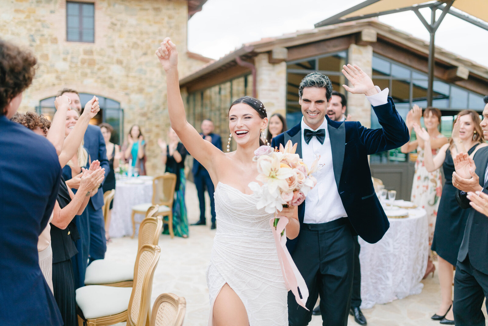 MorganeBallPhotography-Wedding-Tuscany-TheClubHouse-LovelyInstants-04-WeddingDinner-atmosphere-02-lq-39-5169