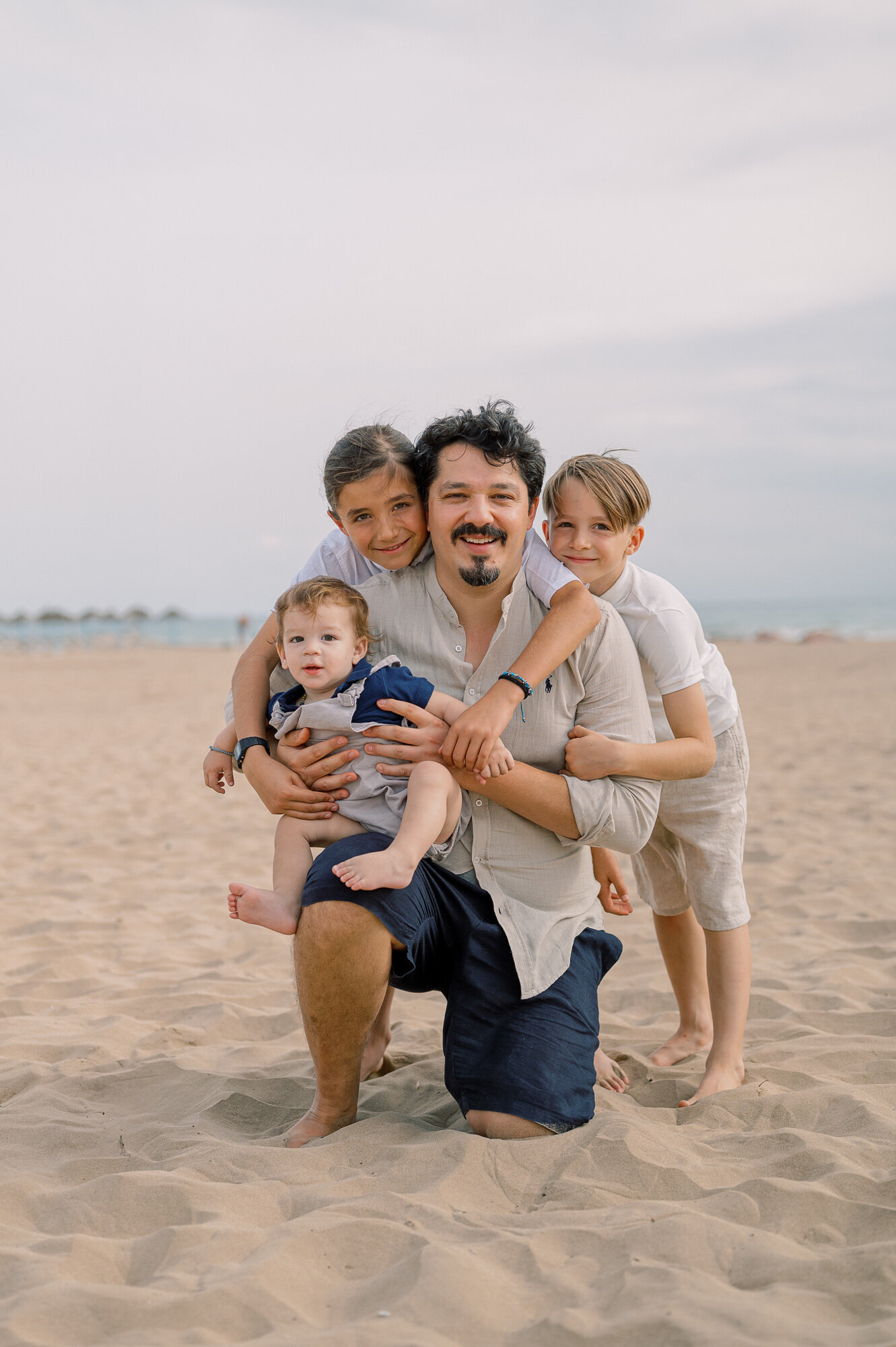 Family-Photographer-Valencia-Beach-Malvarrosa039