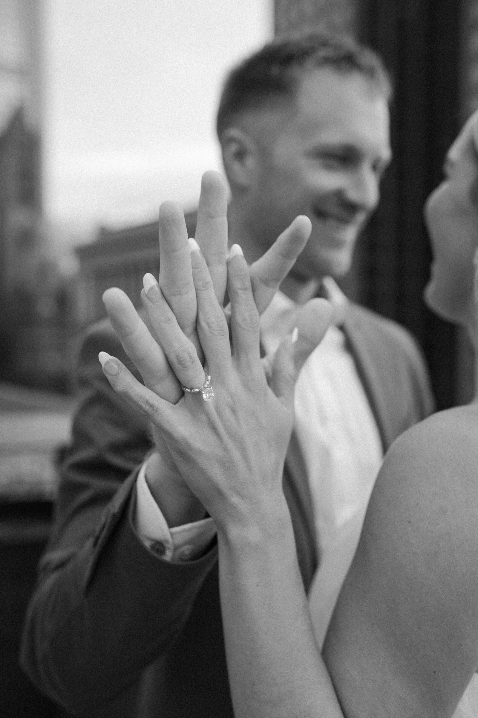 Blissfullybriphotography-pittsburgh-downtown-engagement-courtneyandjohn-002