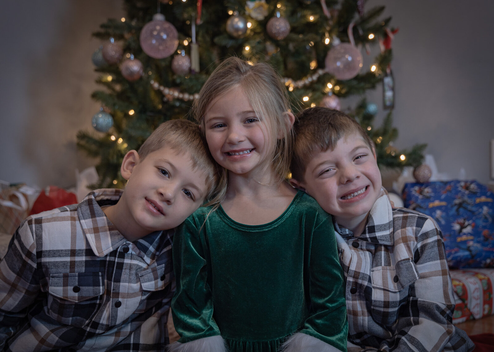 kids christmas portraits in kansas city