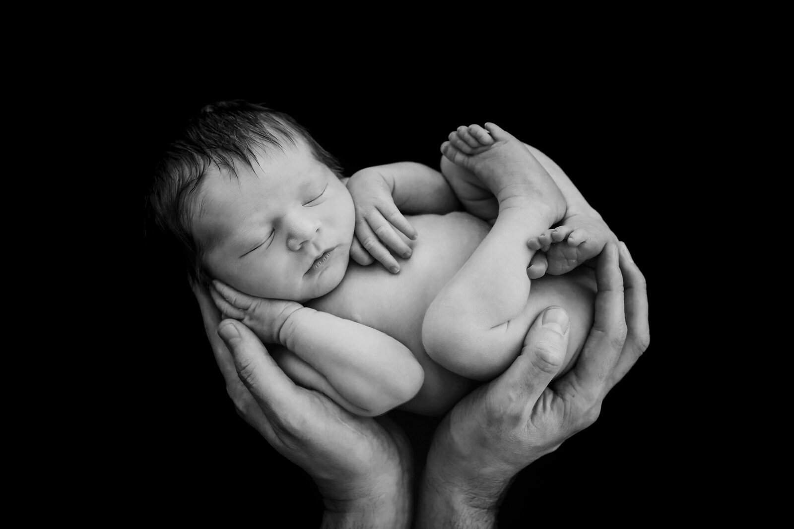NBP-NEWBORN-BABY-HELD-IN-FATHERS-ARMS-0032