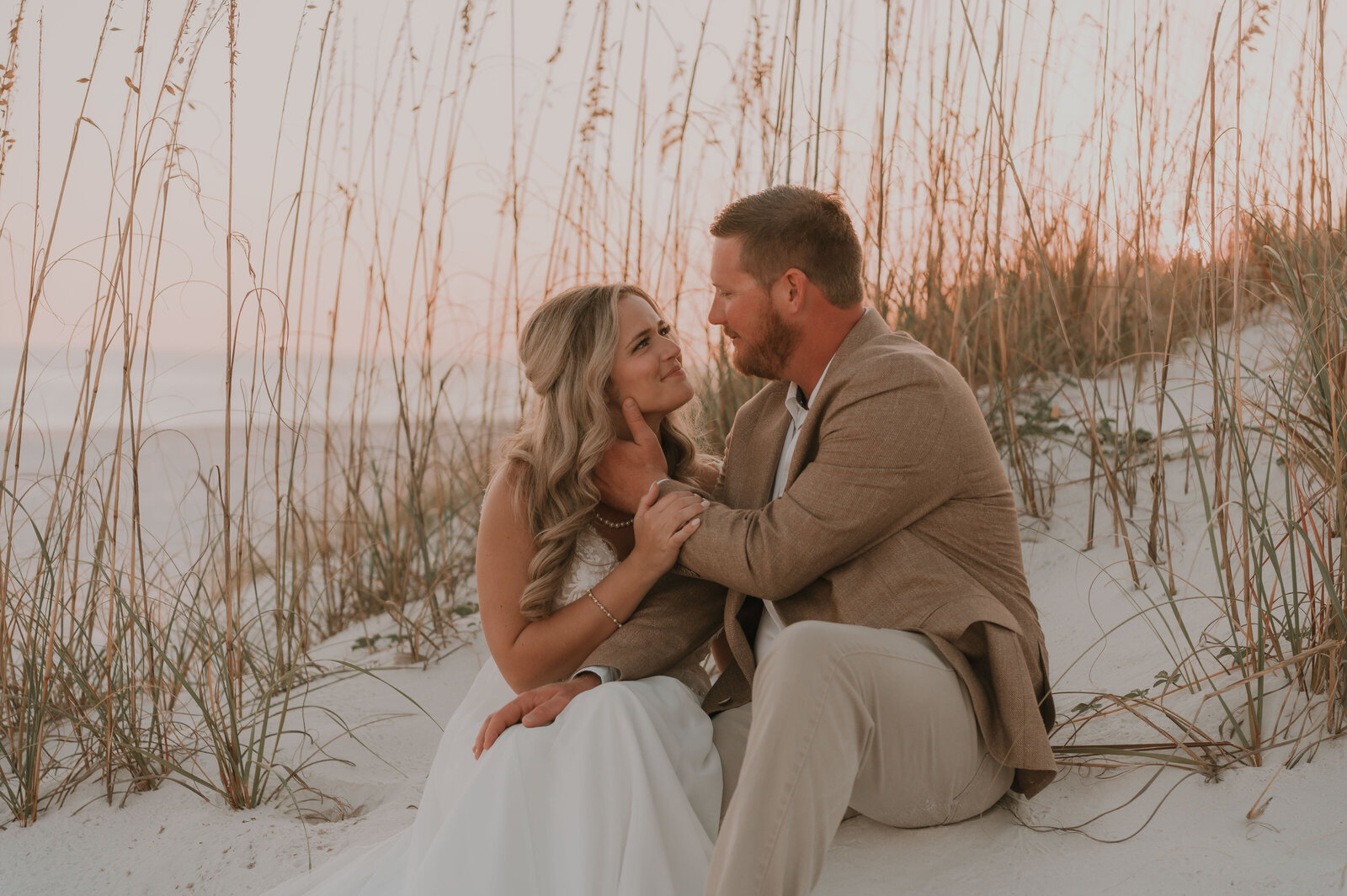 Elopement-photographer-micro-wedding-destination-photographer-couples-picture