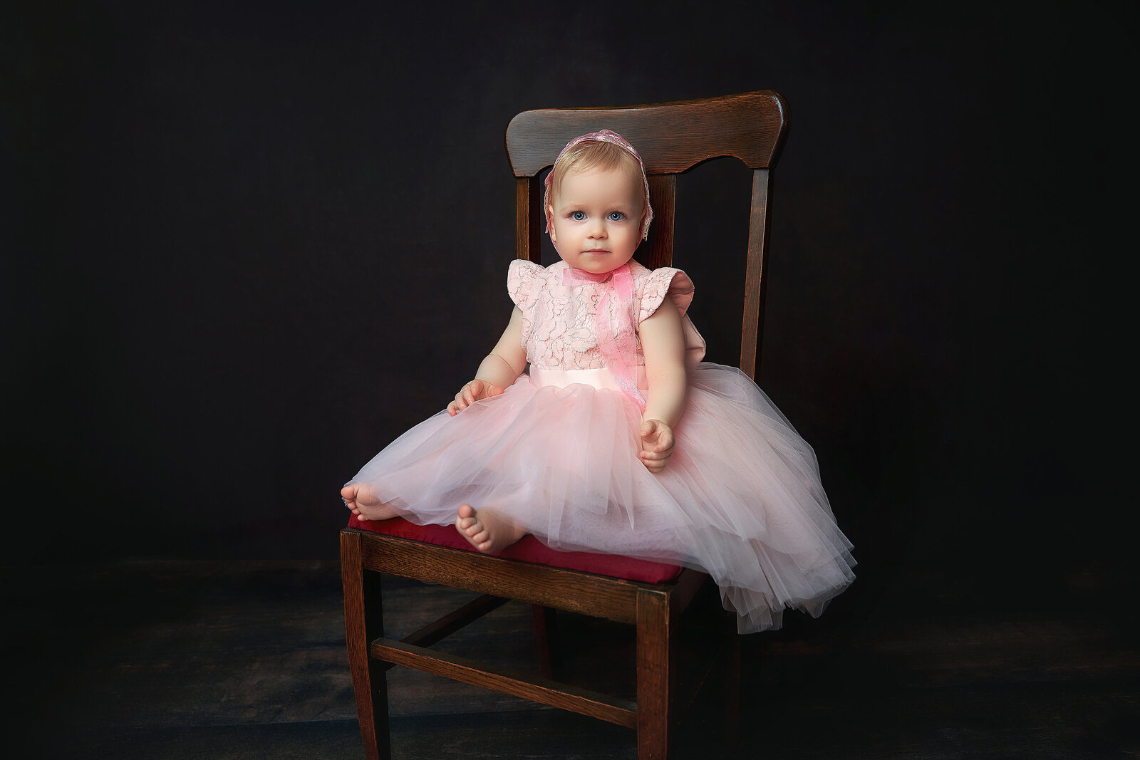 atlanta-best-award-winning-children-baby-girl-portrait-studio-fine-art-one-year-old-birthday-milestone-dress-cake-smash-photography-photographer-twin-rivers-01