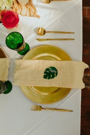 Sam+and+Eric+-+Key+West+Wedding+-+Florida+Keys+Wedding+-+Destination+Wedding+-+Wedding+Tableware+-+Wedding+Decor+-+Wedding+Inspo+-+Wedding+Inspiration+-+Wedding+Ideas+-+Wedding+Napkins+-+Tablescape+-+Wedding+Glas