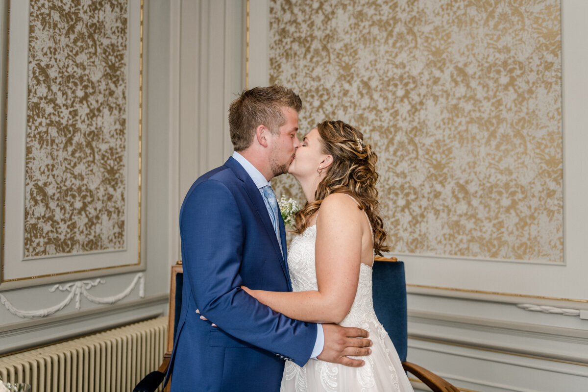 Trouwen in Heerenveen, trouwen in Crackstate Heerenveen. Bruidsfotograaf Friesland, trouwfotograaf (68)