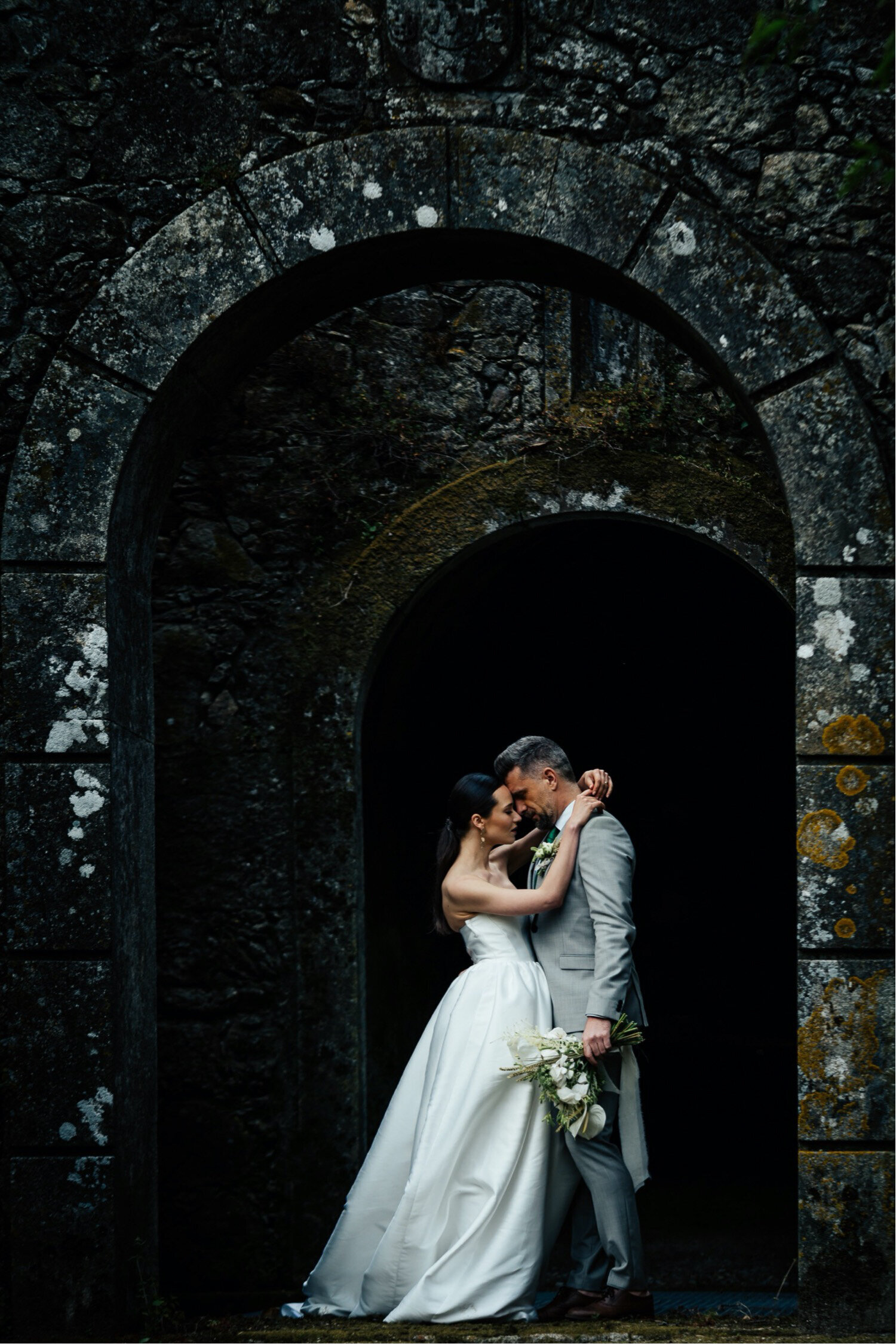 Bridal Couple at Castelo de Portulezo