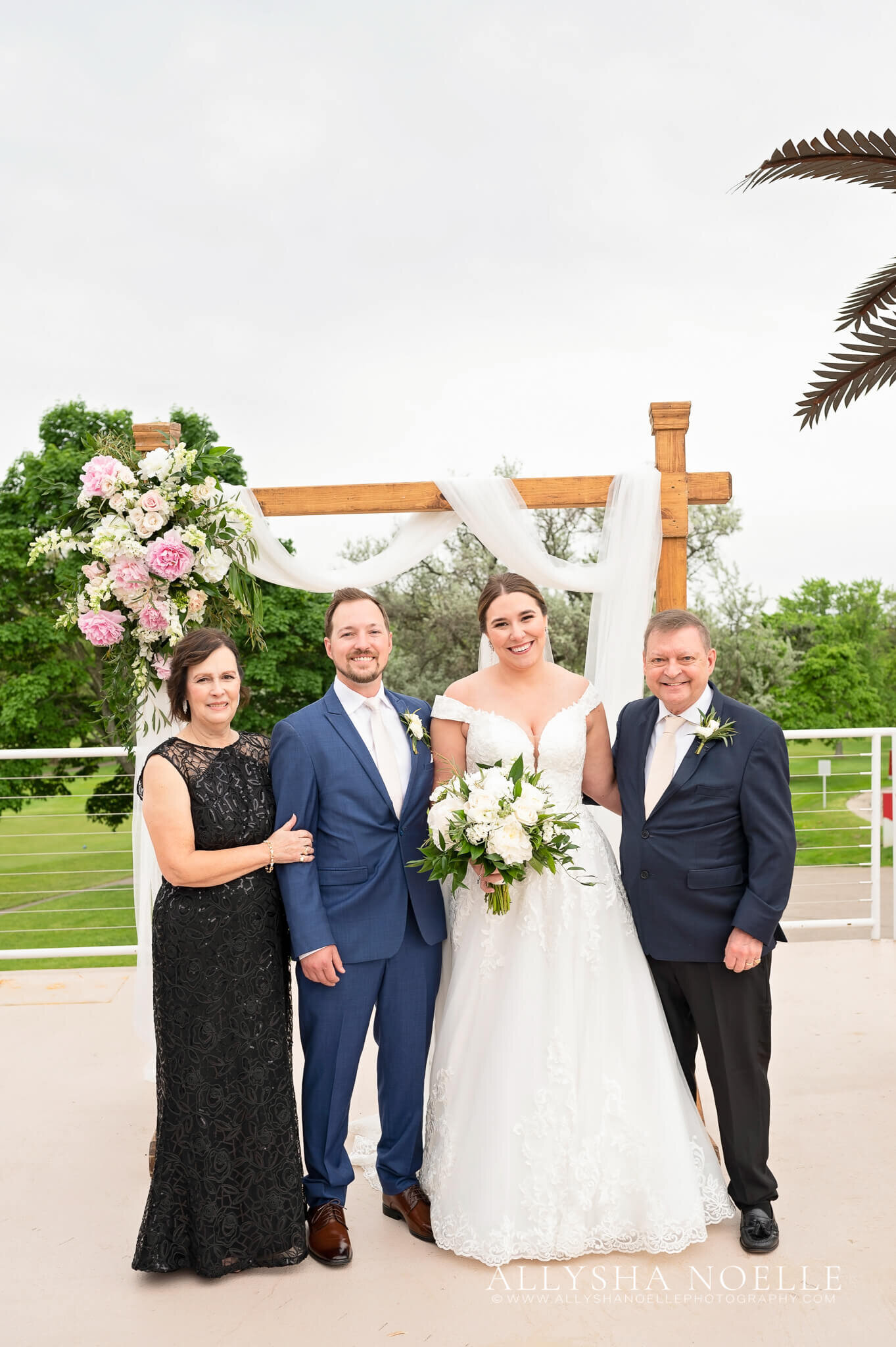 Wedding-at-River-Club-of-Mequon-495