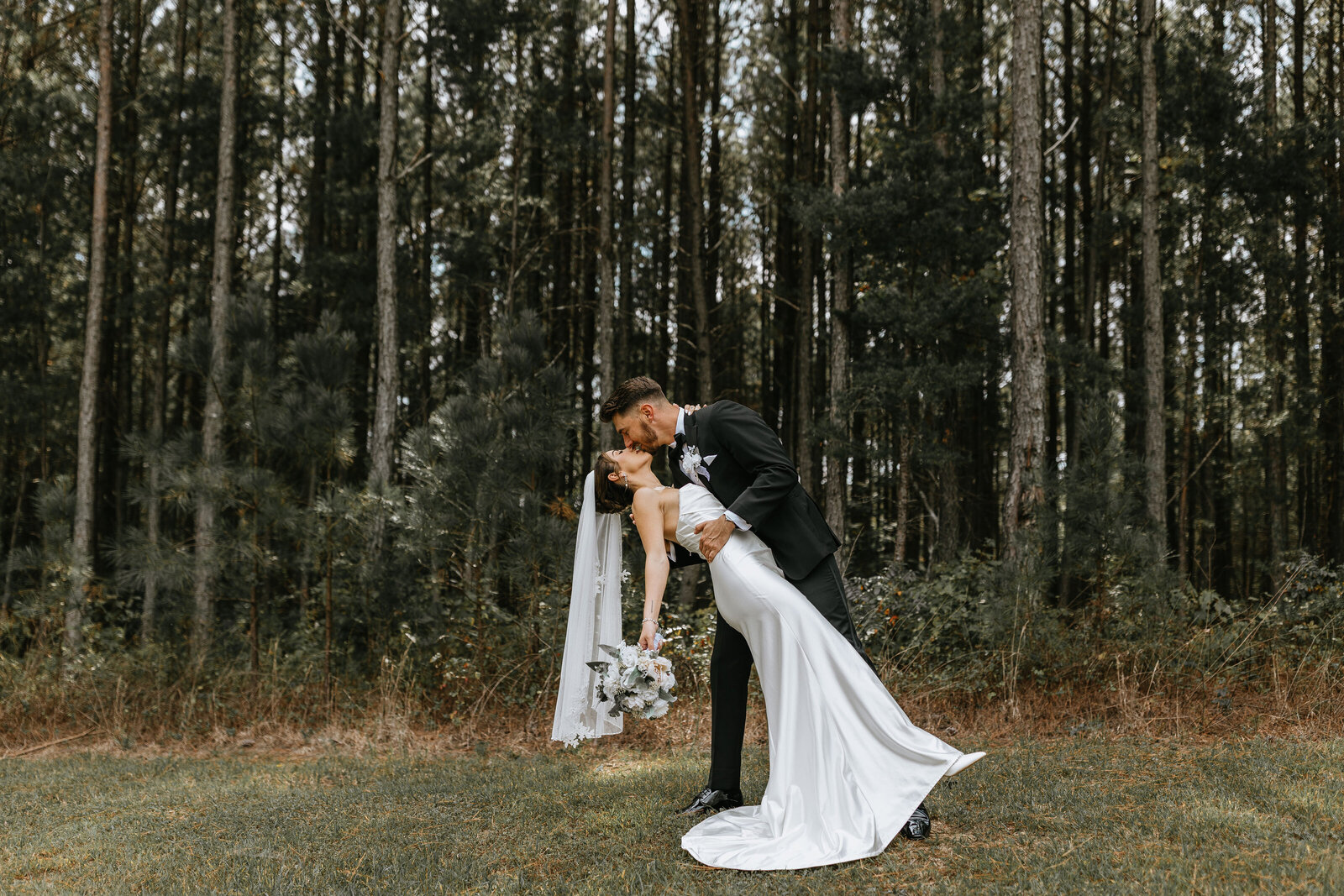 East-Tennessee-Wedding-Photographer-Radiant-Mountain-Media-304