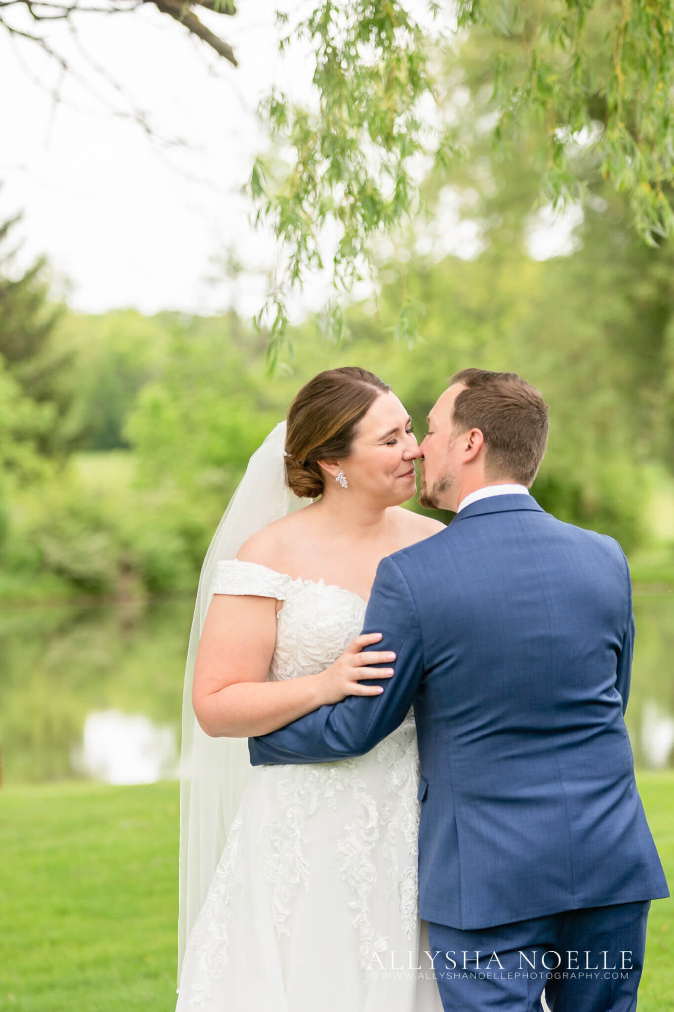 Wedding-at-River-Club-of-Mequon-429