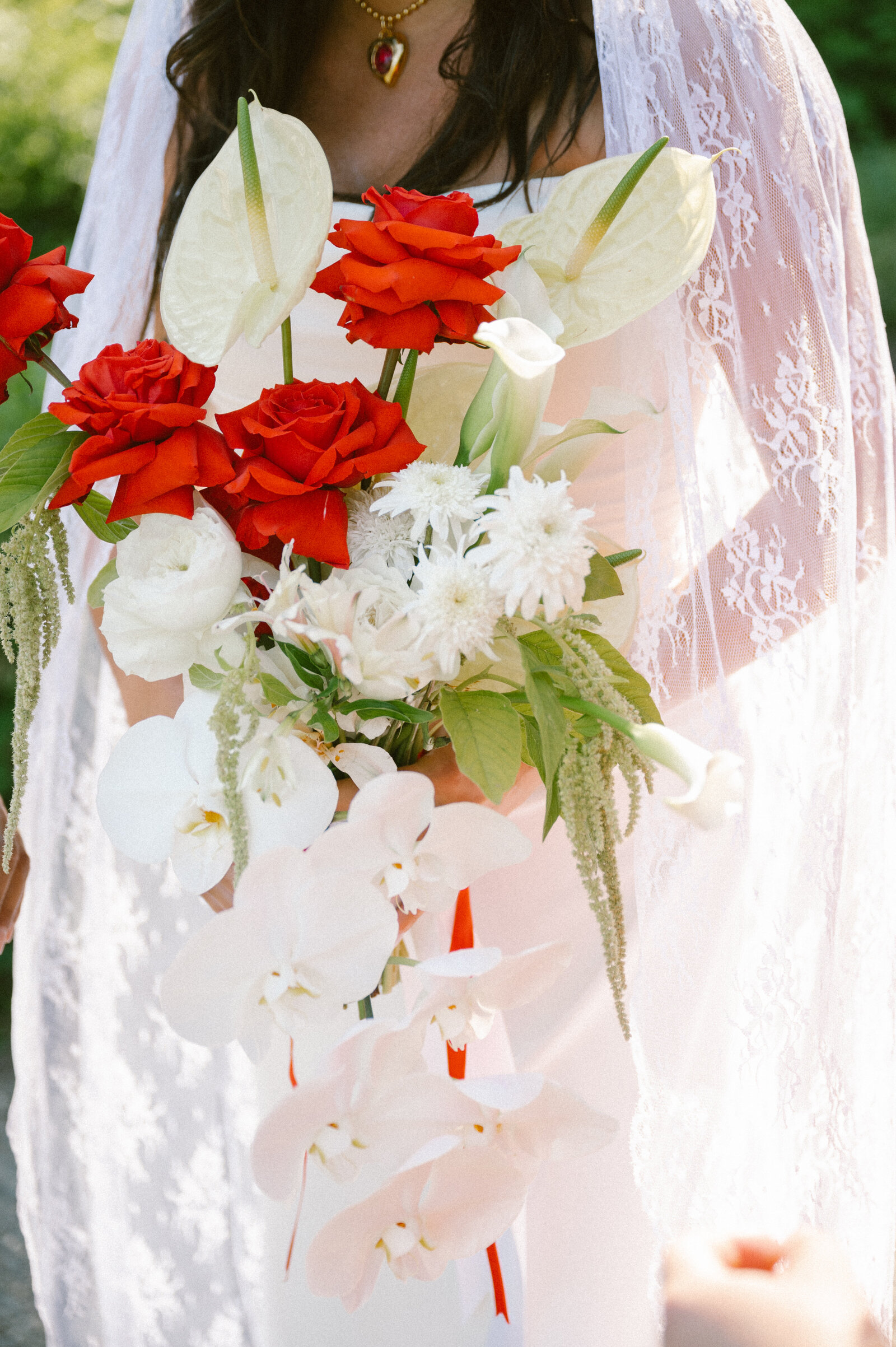 stay-away-wedding-mckenzie-river-oregon-leann-erik-623