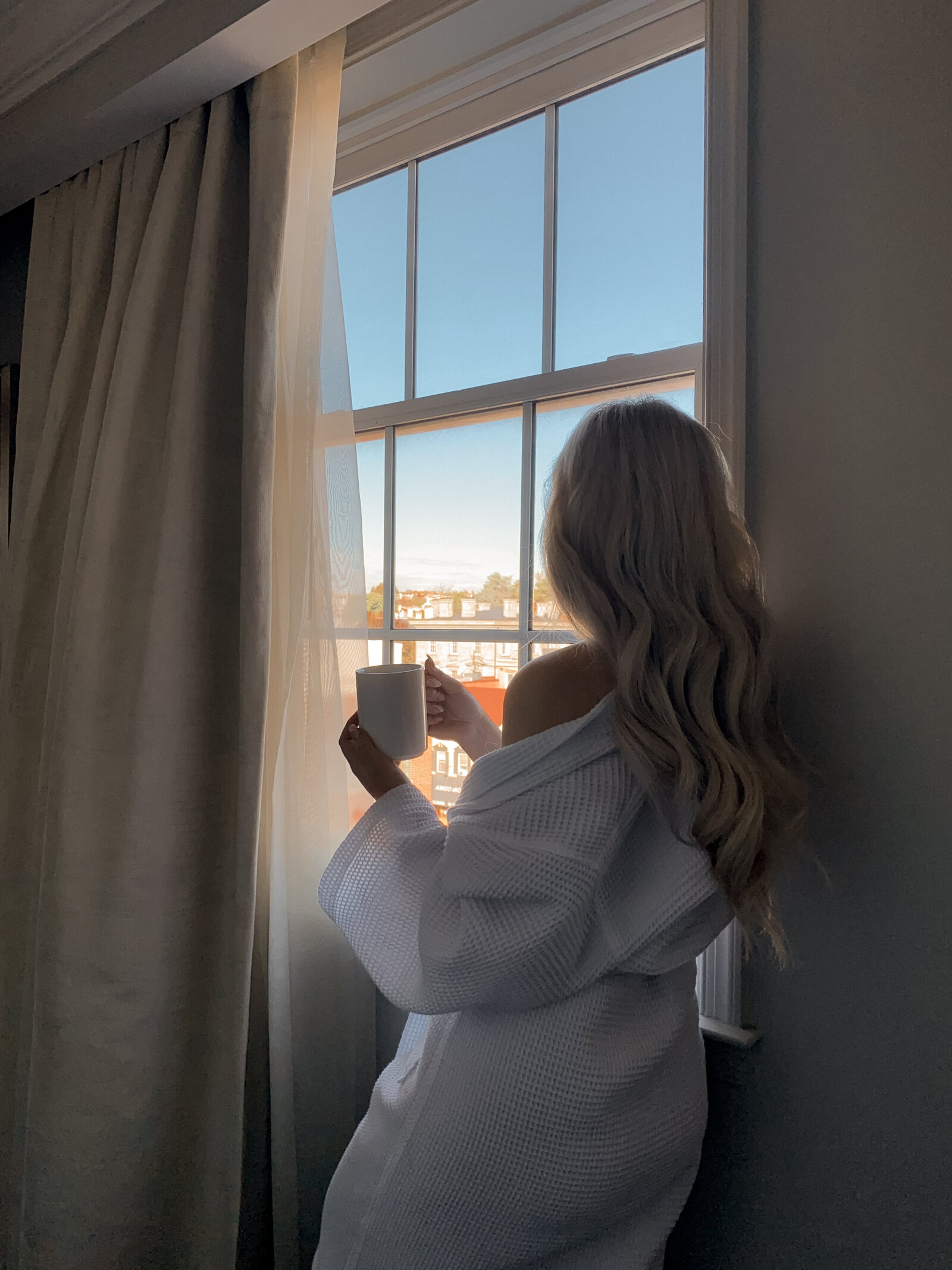 washington dc travel blogger,  aesthetic window view, aesthetic dc hotels