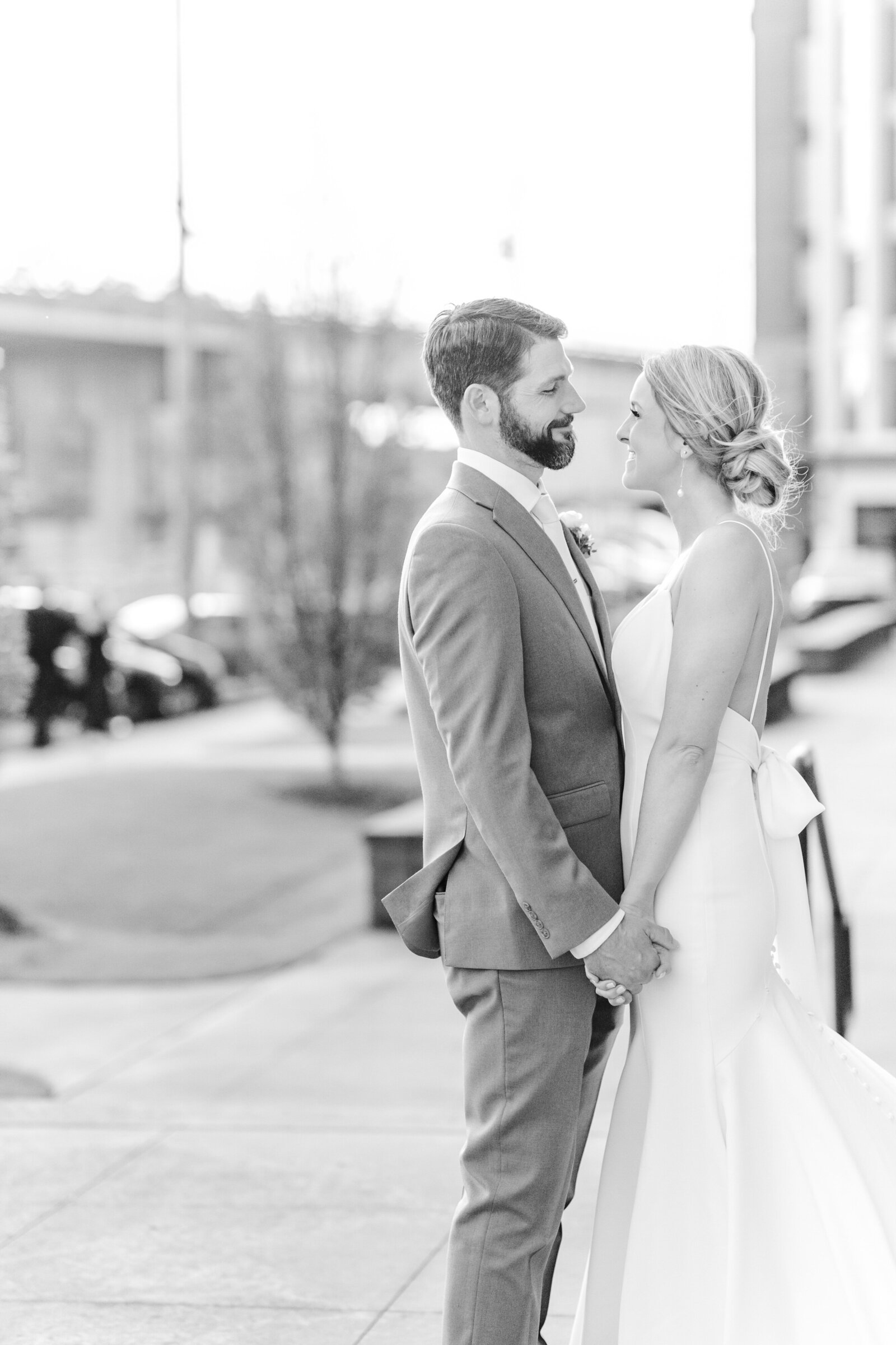 Tuscaloosa Downtown Wedding - Lauren Elliott Photography - Darah and Frank-9796