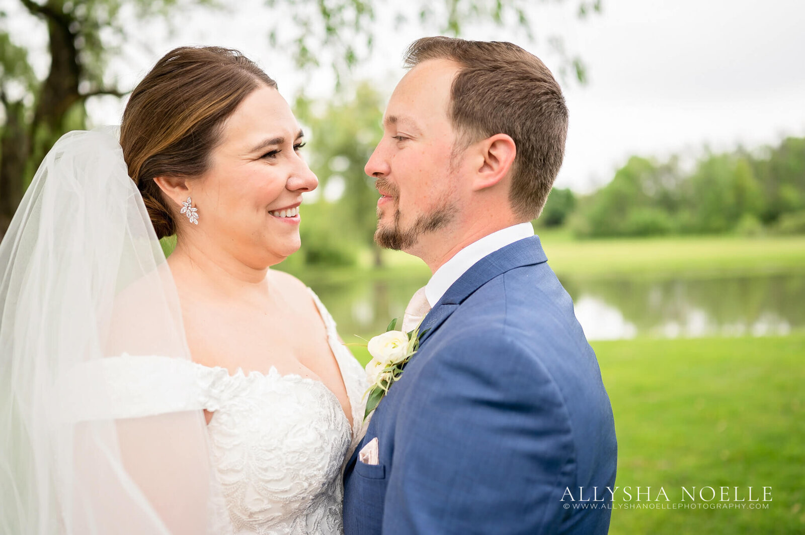 Wedding-at-River-Club-of-Mequon-392