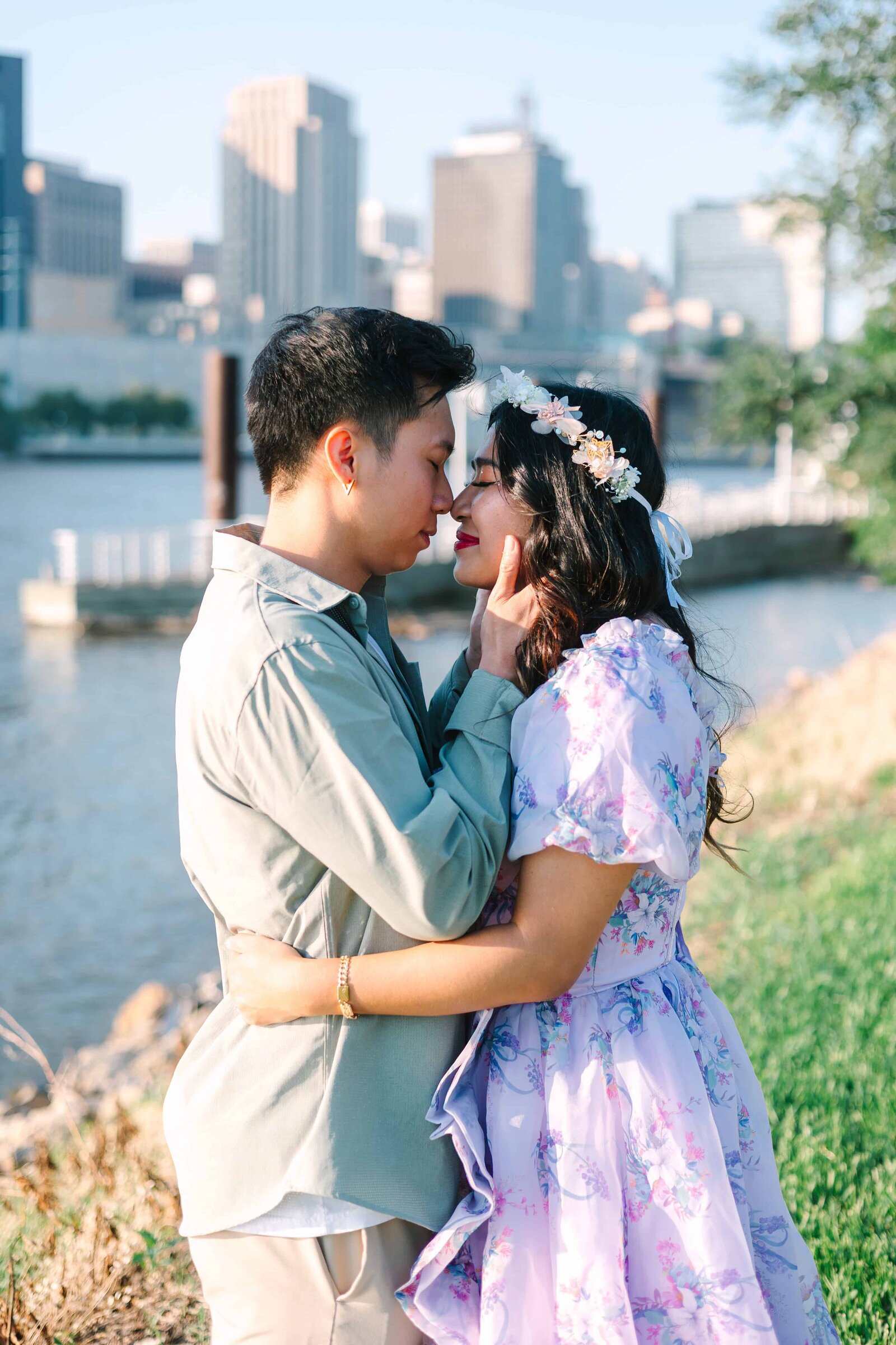 Harriet-Island-Minneapolis-Minnesota-Engagement-Session-Willow-And-Rove-48