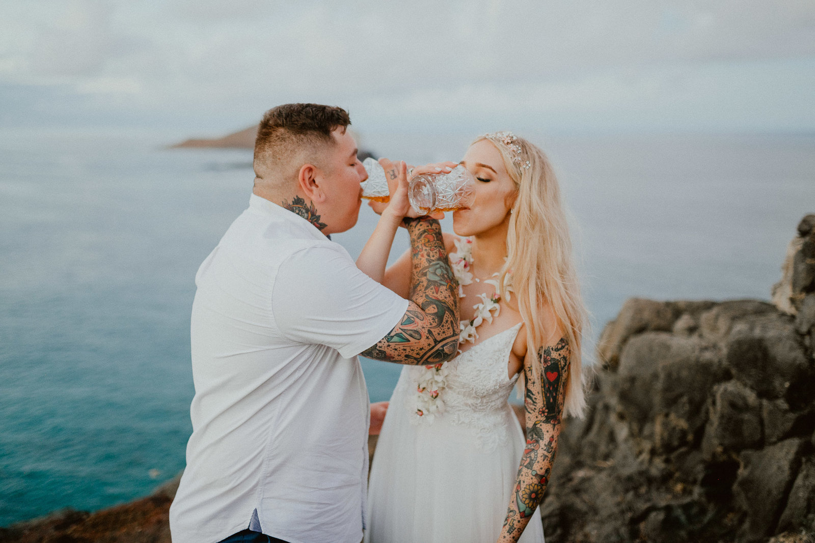 makapuu-elopement-tattood-couple-oahu-hawaii-chelsea-abril-photography-taylor-eric-350