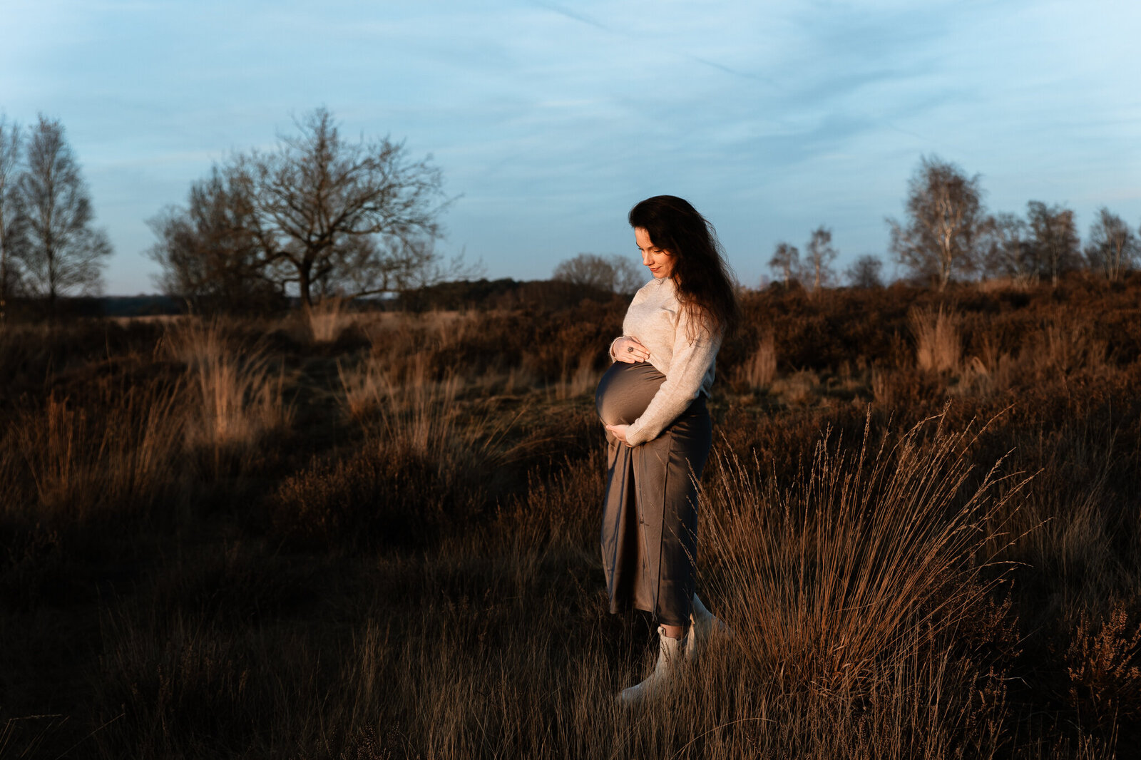 zwangerschapsftoshoot eindhoven zwangerschapsfotograaf fotoshoot zwangerschap fotograaf zwangerschap valkenswaard zwanger fotoshoot newbornshoot la nouk fotografie gezinsshoot