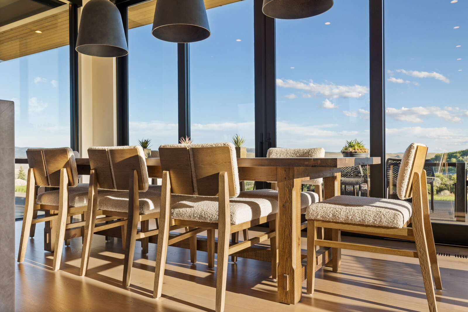 √Chalet-and-Co-Park-City-Interior-Designer-dining-room-chairs-and-overhead-lights