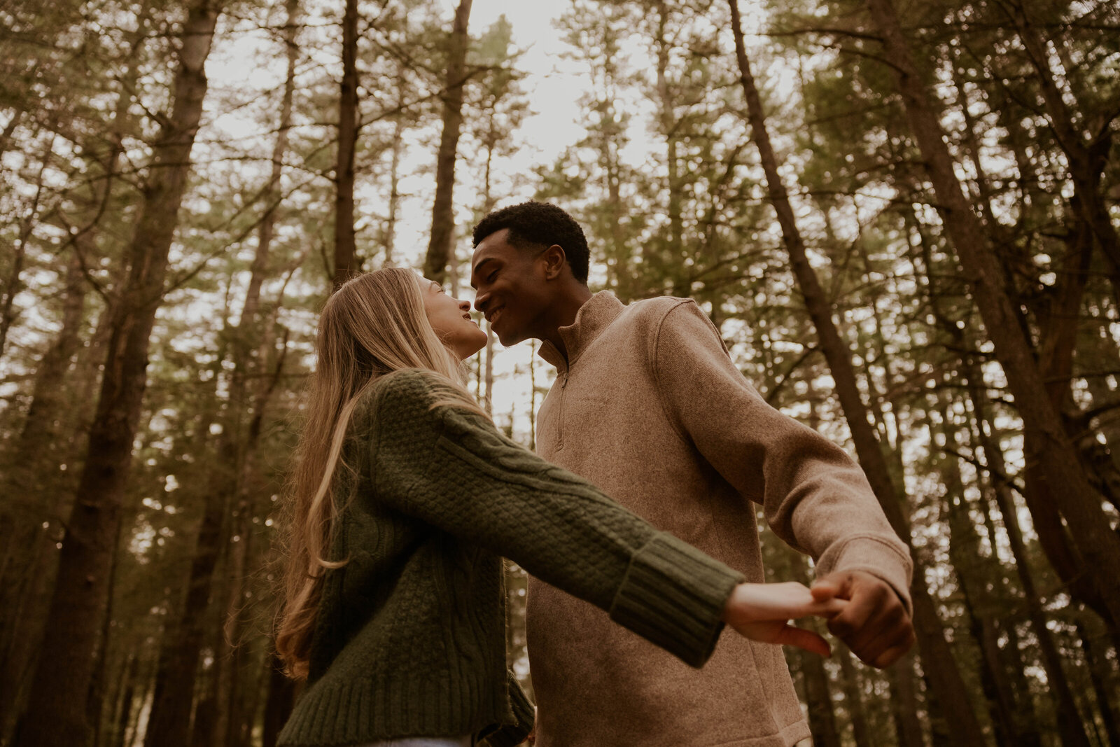 couples photos in the woods