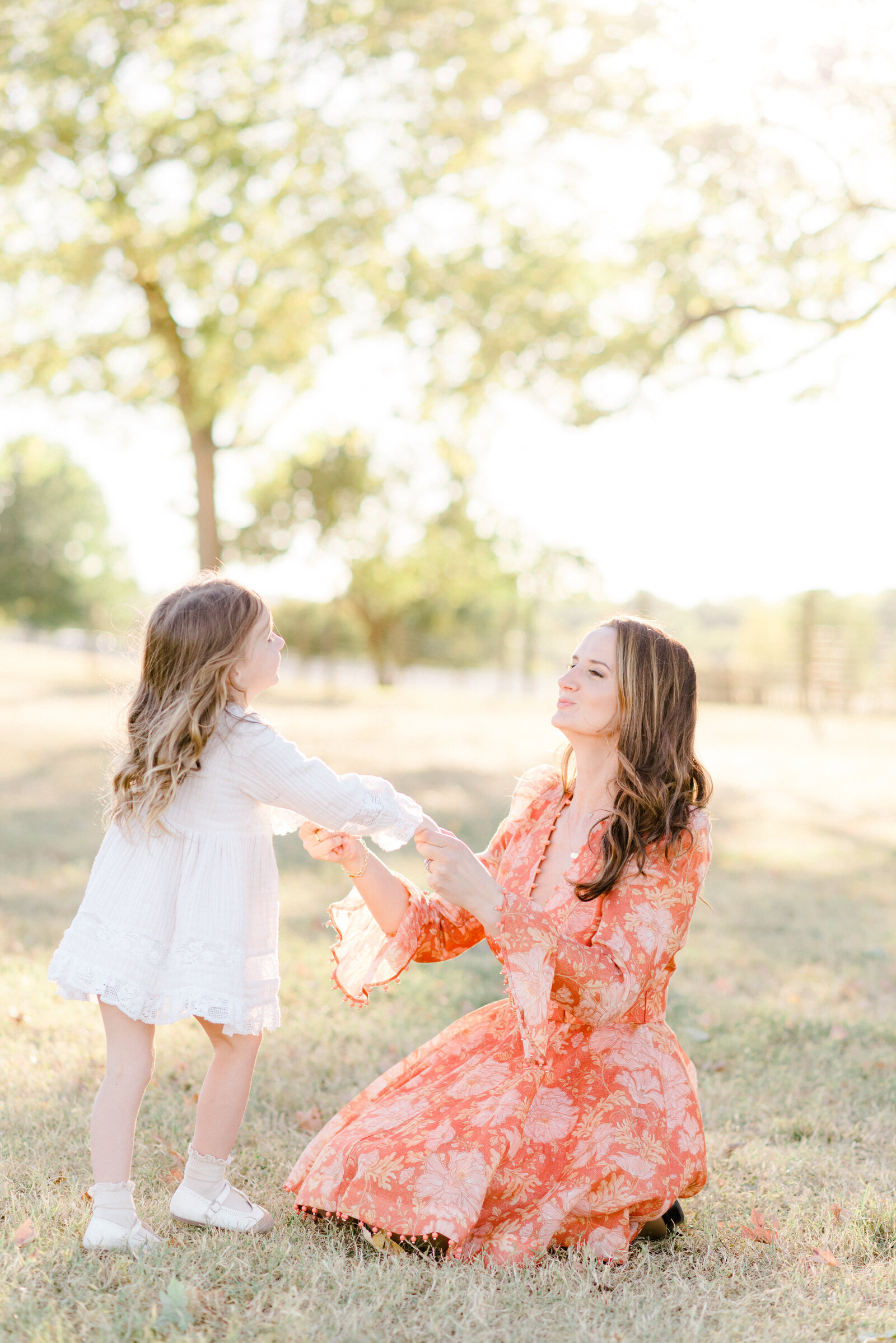 mom-and-daughter-playful-photos