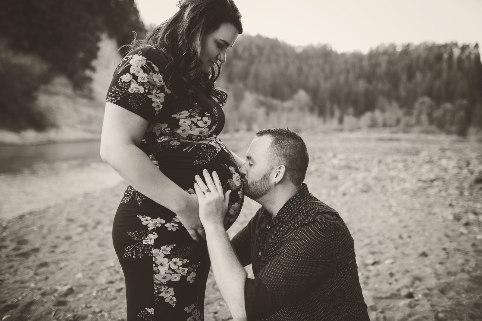 WhitneyBairdPhotography_CarlbergMaternity_Aug2021_68bw