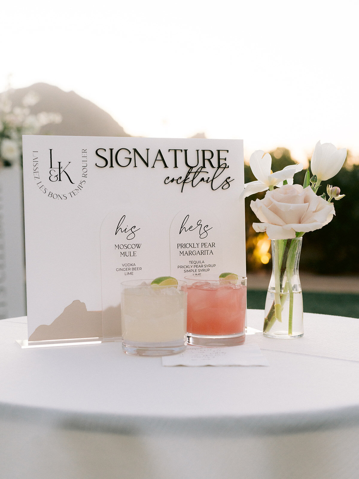 custom-cocktail-sign-bud-vase-flowers-wedding-florist-phoenix