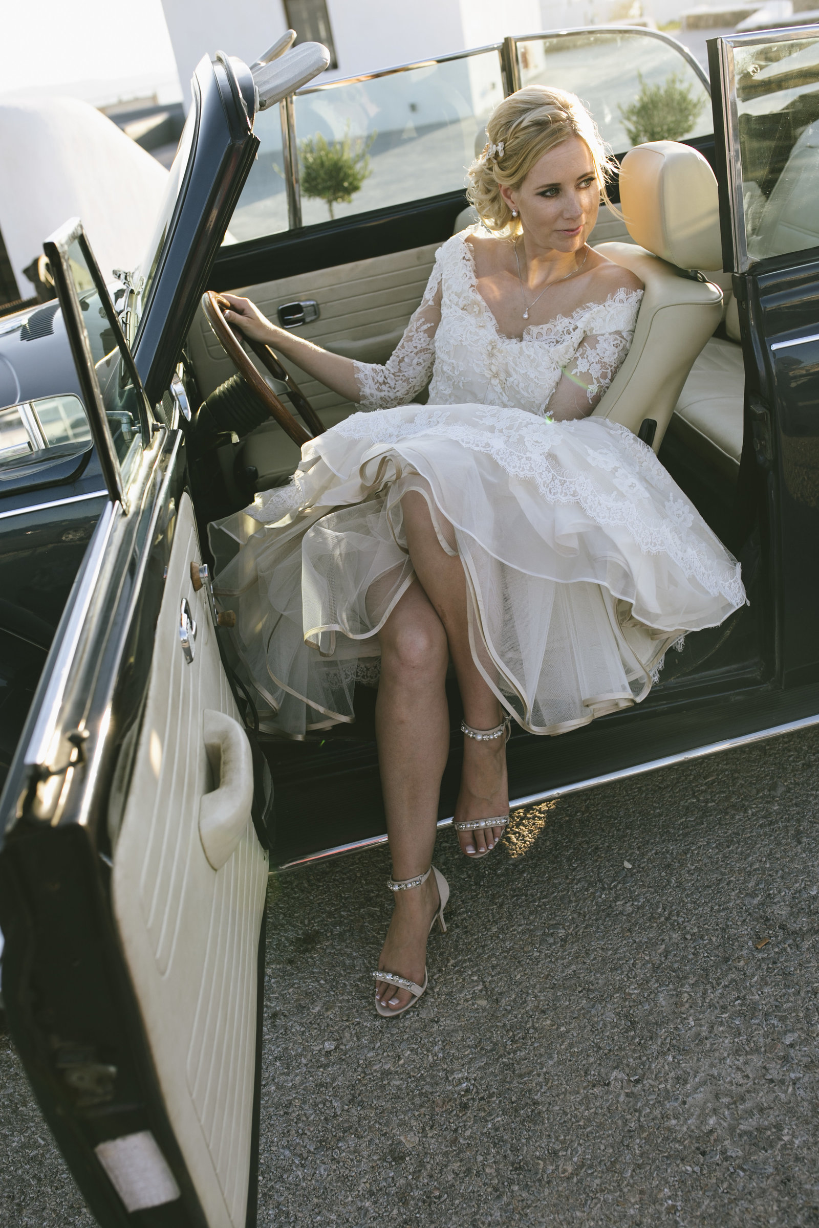 Santorini_wedding_bride_dress_by_JoanneFlemingDesign_PicNikosGogas (3)