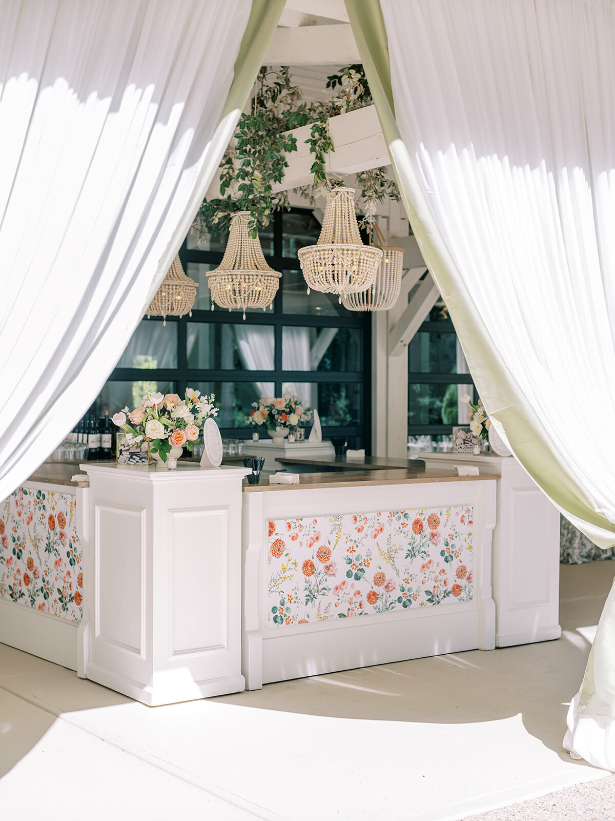 bar-decal-colorful-flowers