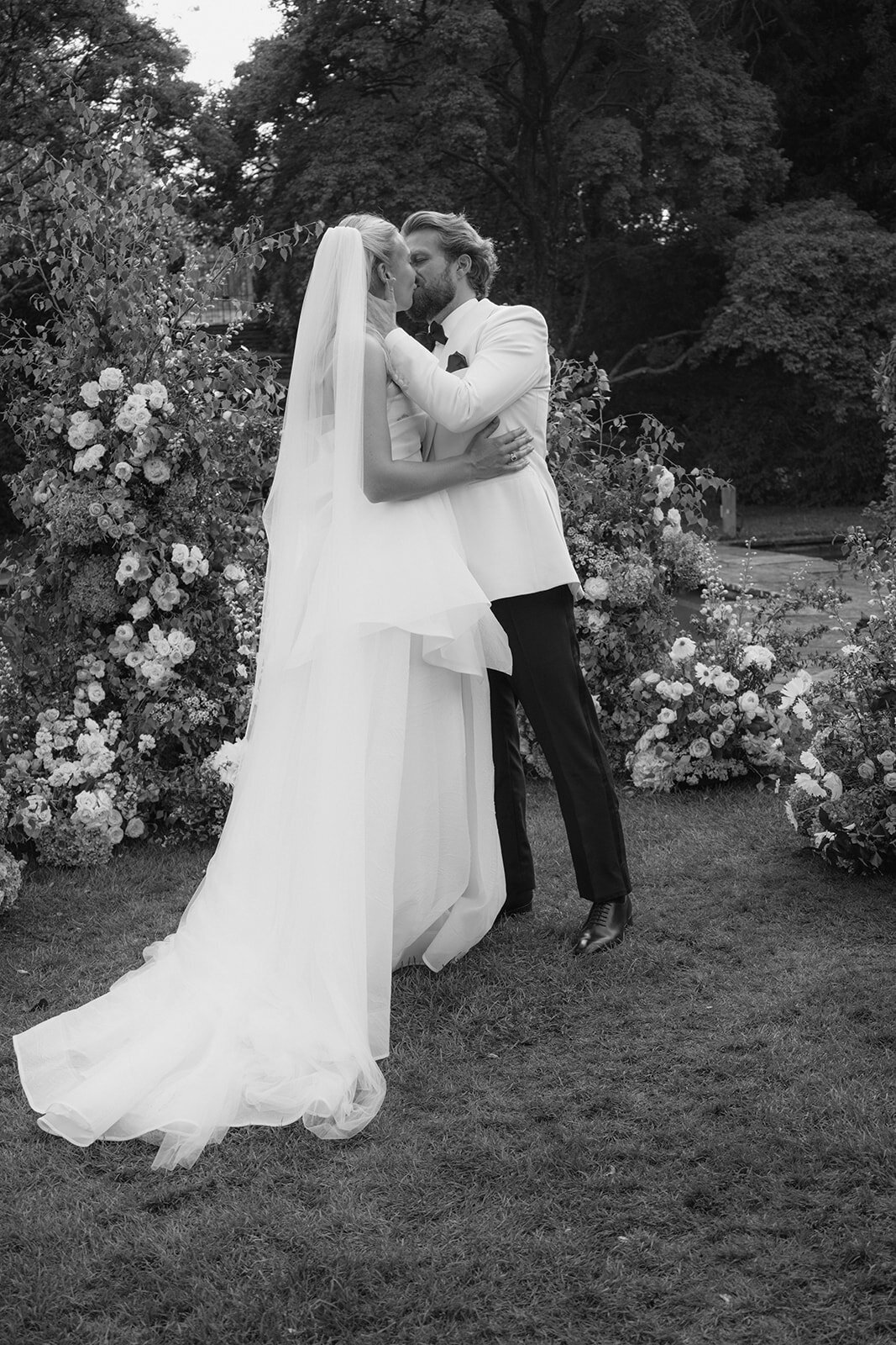 Attabara Studio Luxury Wedding Planner at Cornwell Manor by Phoebe Piper9092