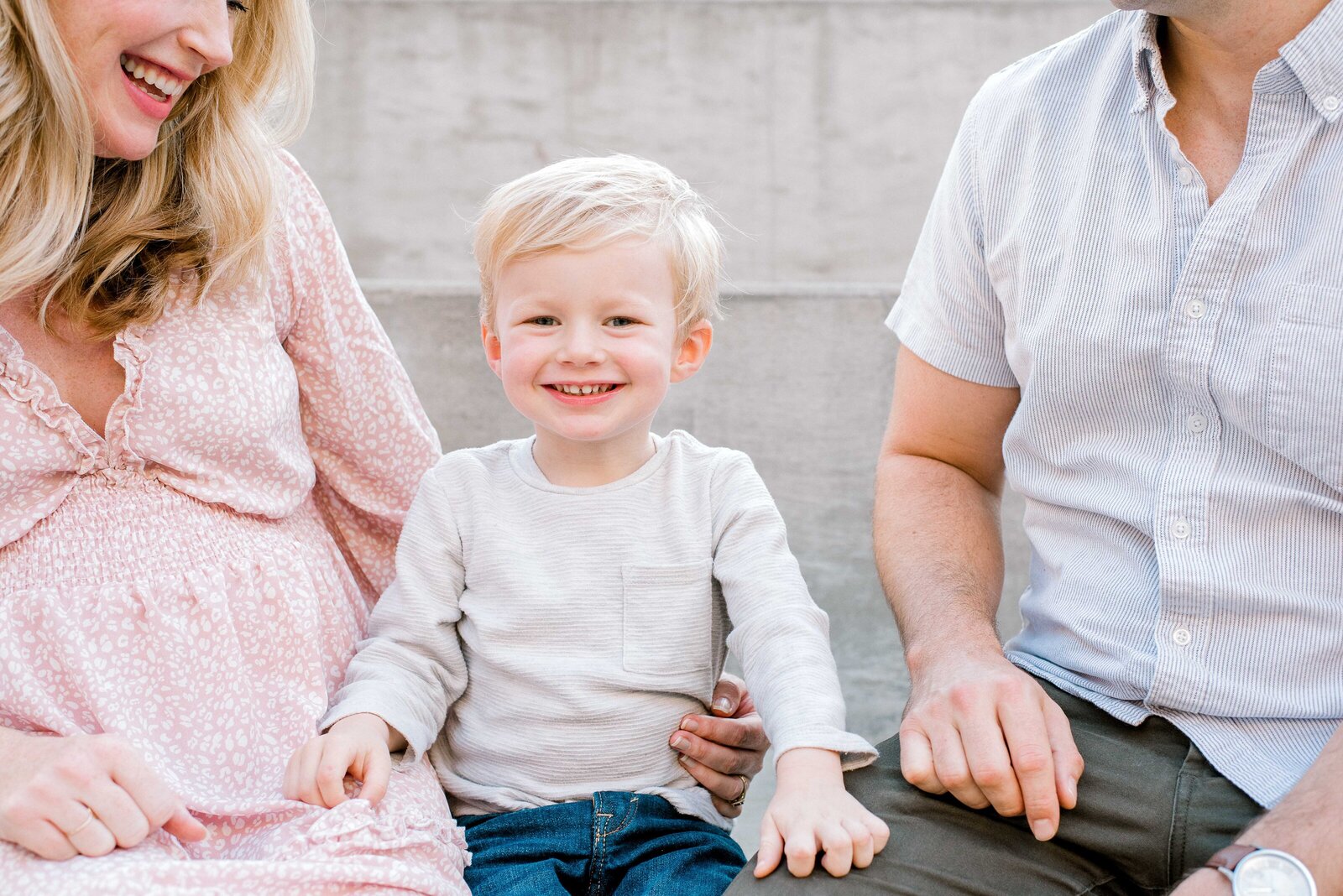 South-End-Family-Session—Uptown-Charlotte-FamilyPhotographer-North-Carolina-Photographer-Alyssa-Frost-Photography-Bright-and-Airy-Photographer--8