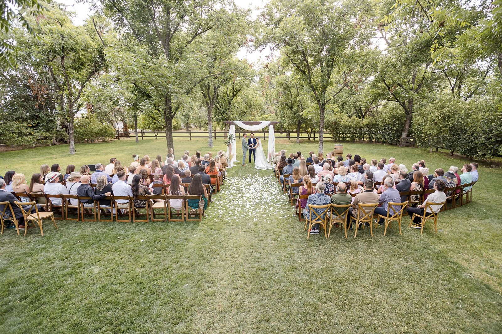 Phoenix-Wedding-Photographer-and-Videographer-Venue-at-the-Grove-IngWed-1078