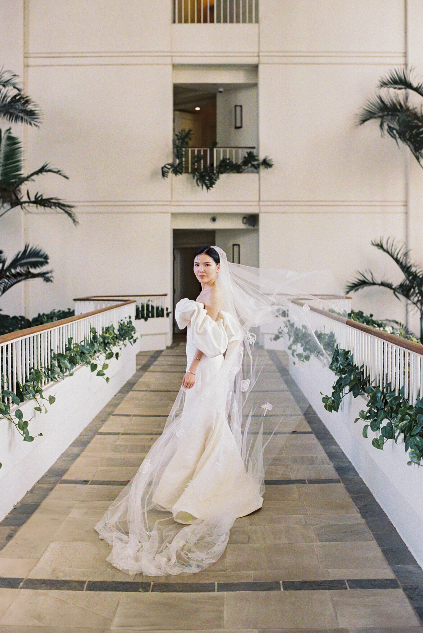Four Seasons Colorful Wedding on Oahu by Amanda Hartfield-39