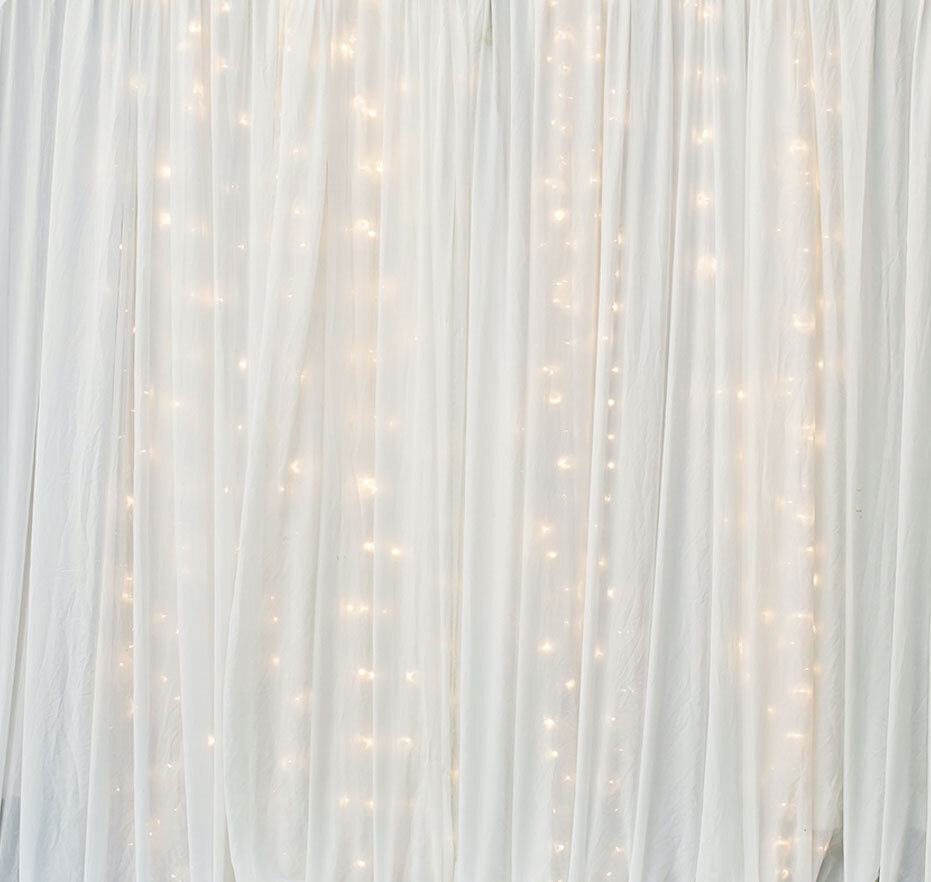 backdrop-curtain-lights