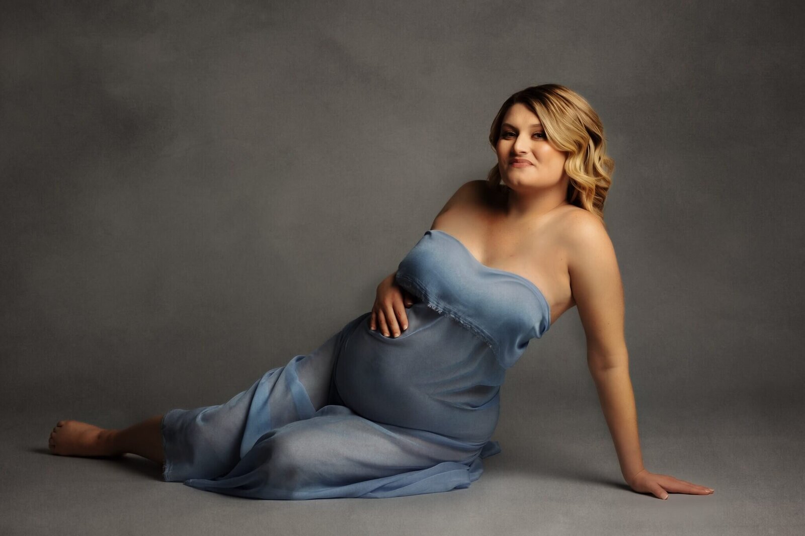 best maternity portrait studio NW Arkansas, best maternity photographer near me Cave Springs, Springdale AR maternity photography
