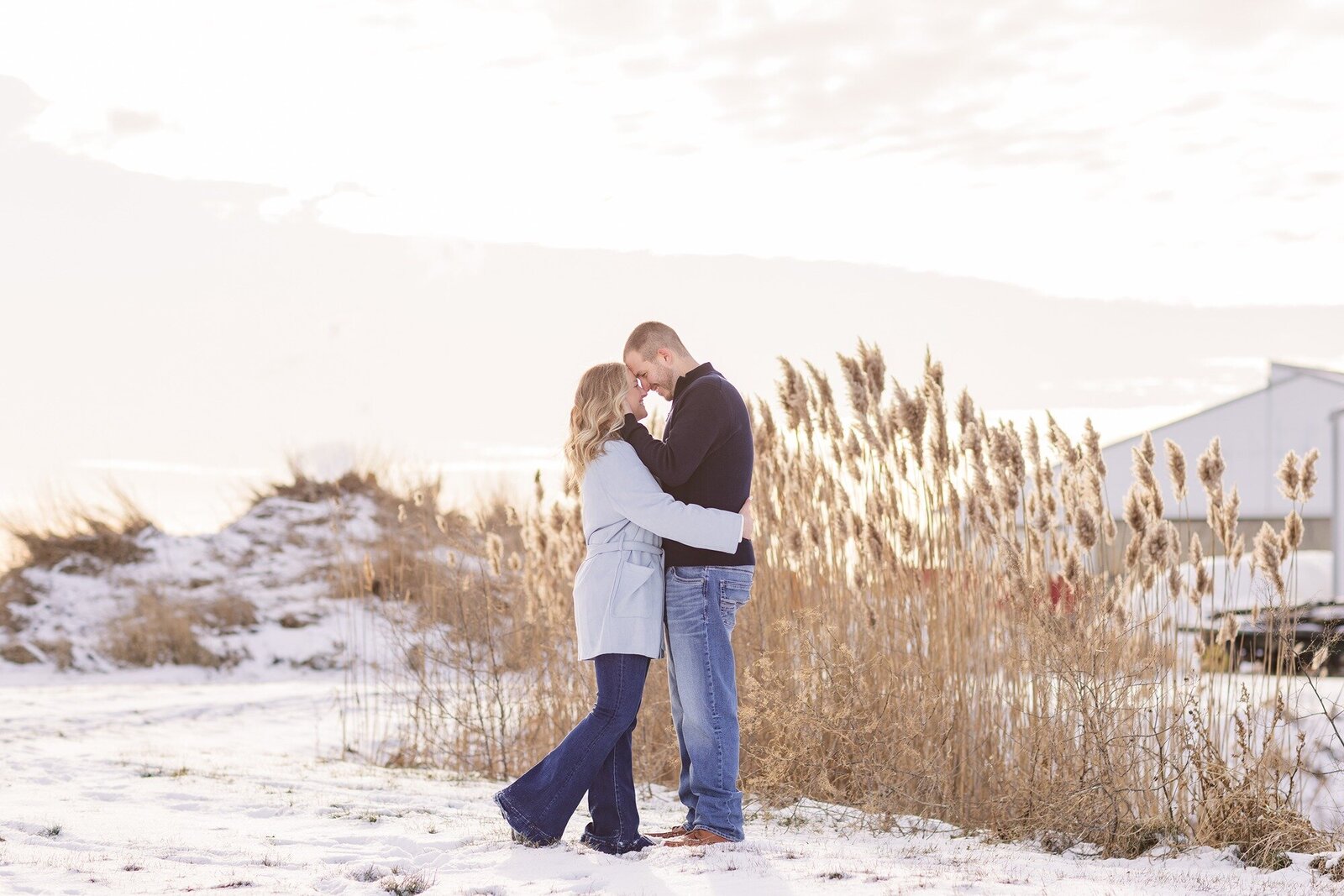 king-ohio-cow-barn-engagement-shoot-1
