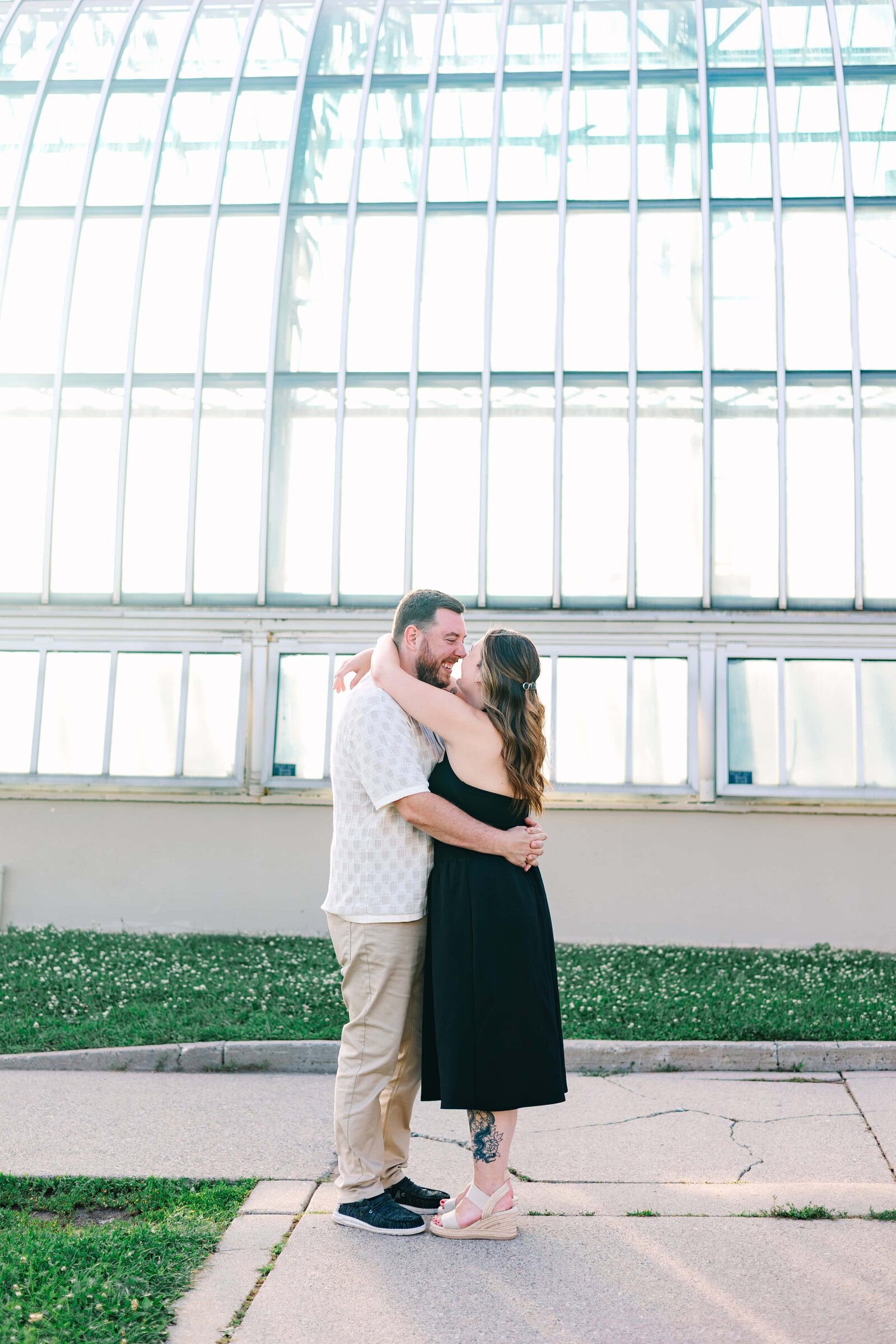 Como-Park-St-Paul-Minnesota-Engagement-Photo-Willow-And-Rove-4