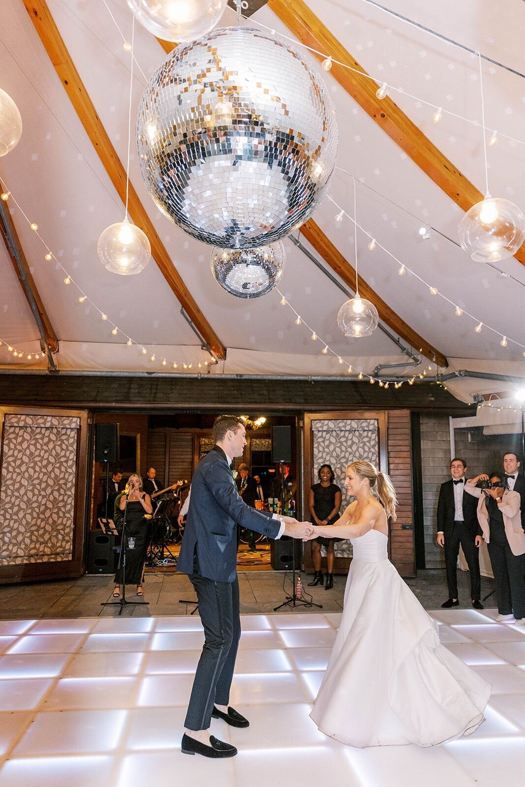 leila-james-events-newport-rhode-island-luxury-wedding-planner-castle-hill-inn-venue-emily-march-payne-wedding-photographer-VaughanWedding_0921 copy 2