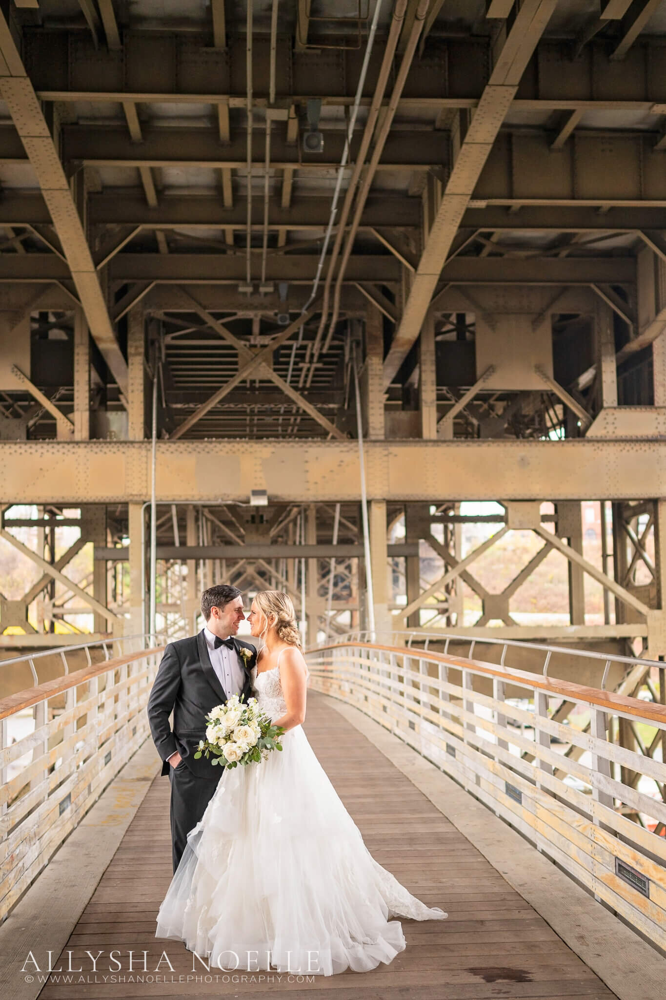 Wedding-at-The-Factory-on-Barclay-in-Milwaukee-0516