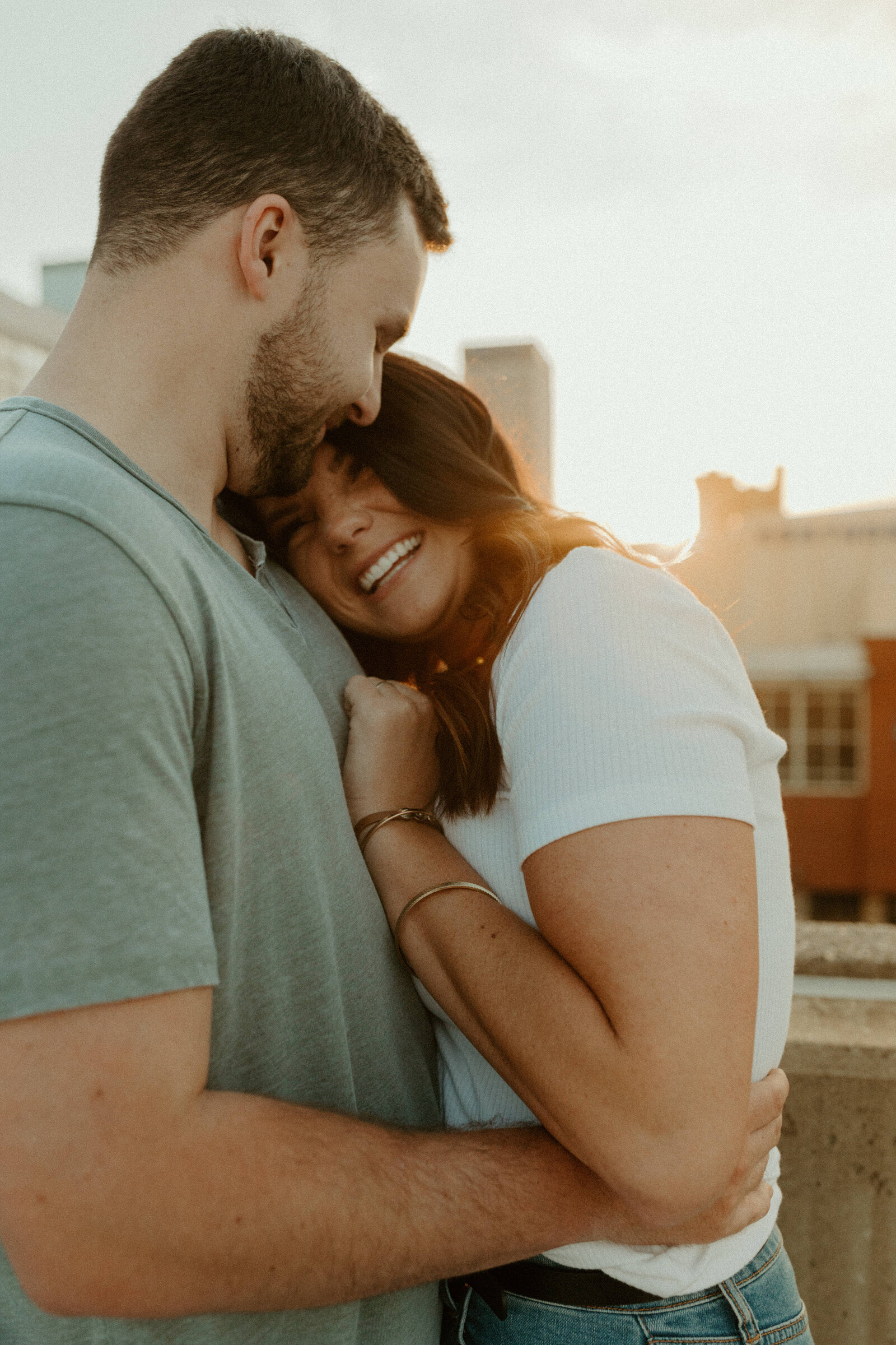 rooftop-engagement-session-in-downtown-louisville