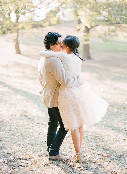 riverside-park-romantic-engagement-photography