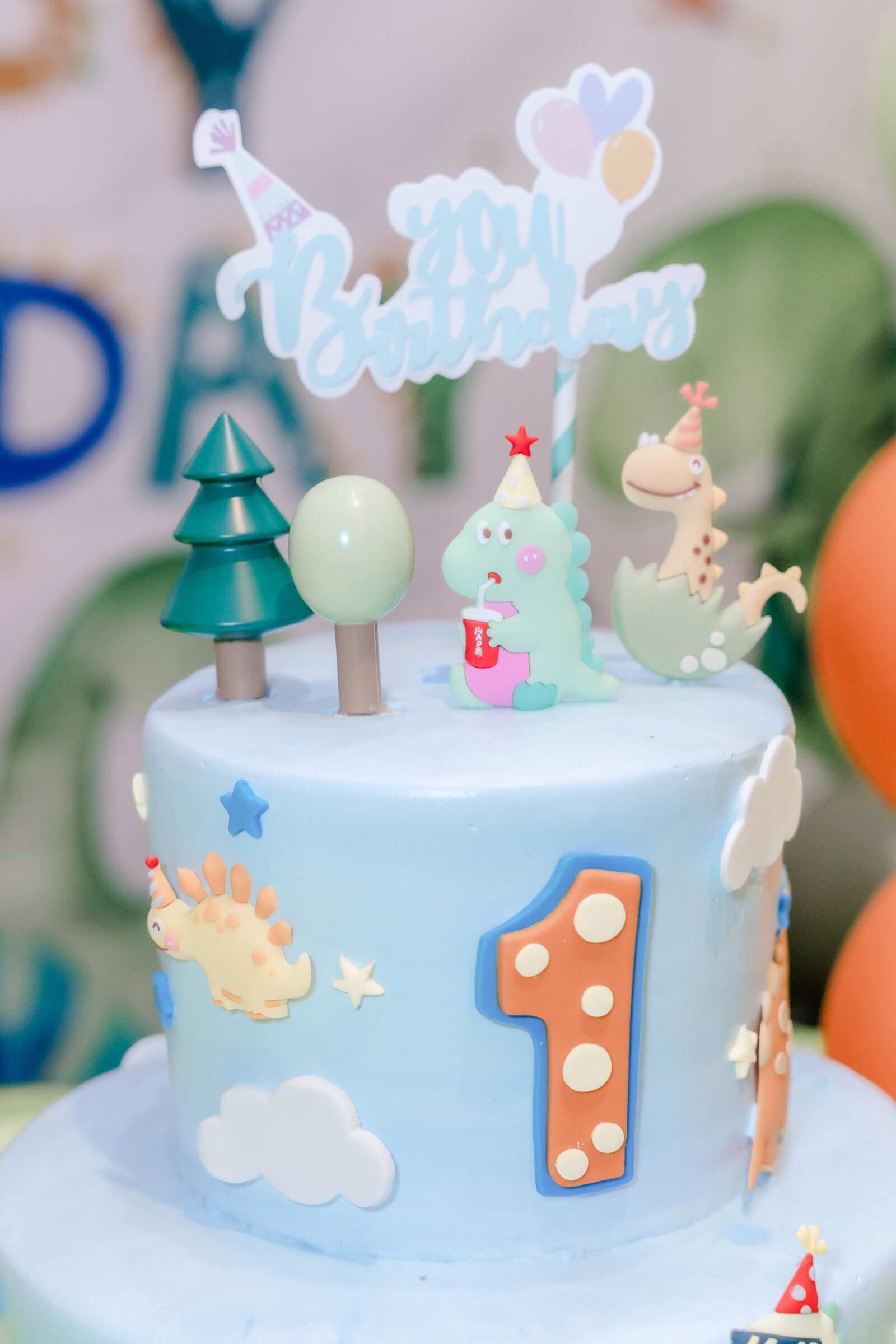 dinosaur-1st-birthday-cake
